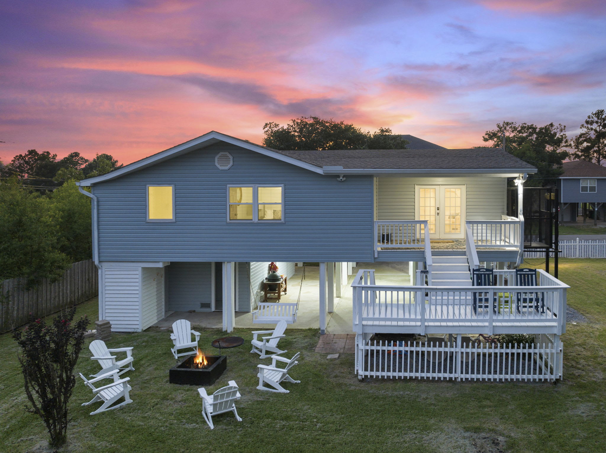 Mins to Casino & Beach~Waterfront~FirePit~GolfCart