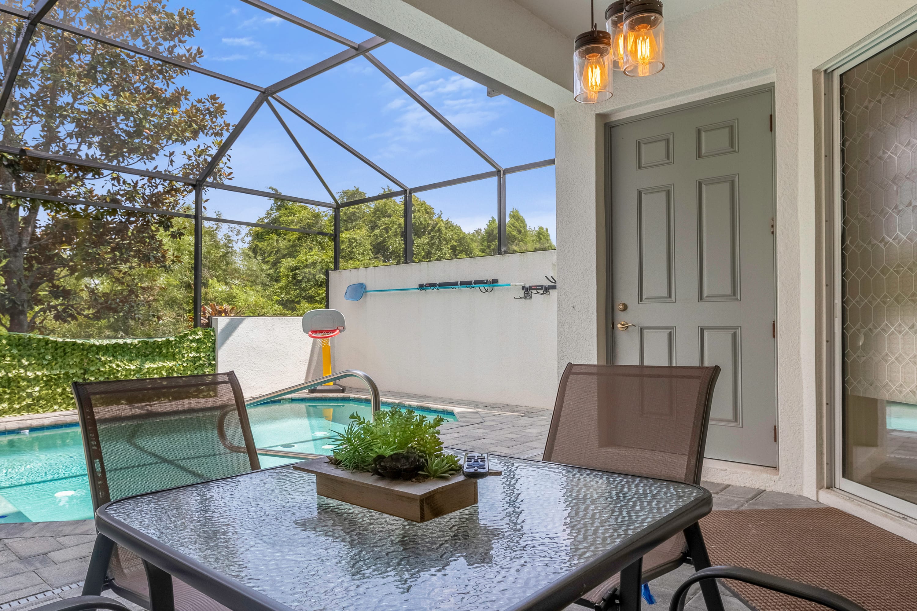 Poolside Dining Option