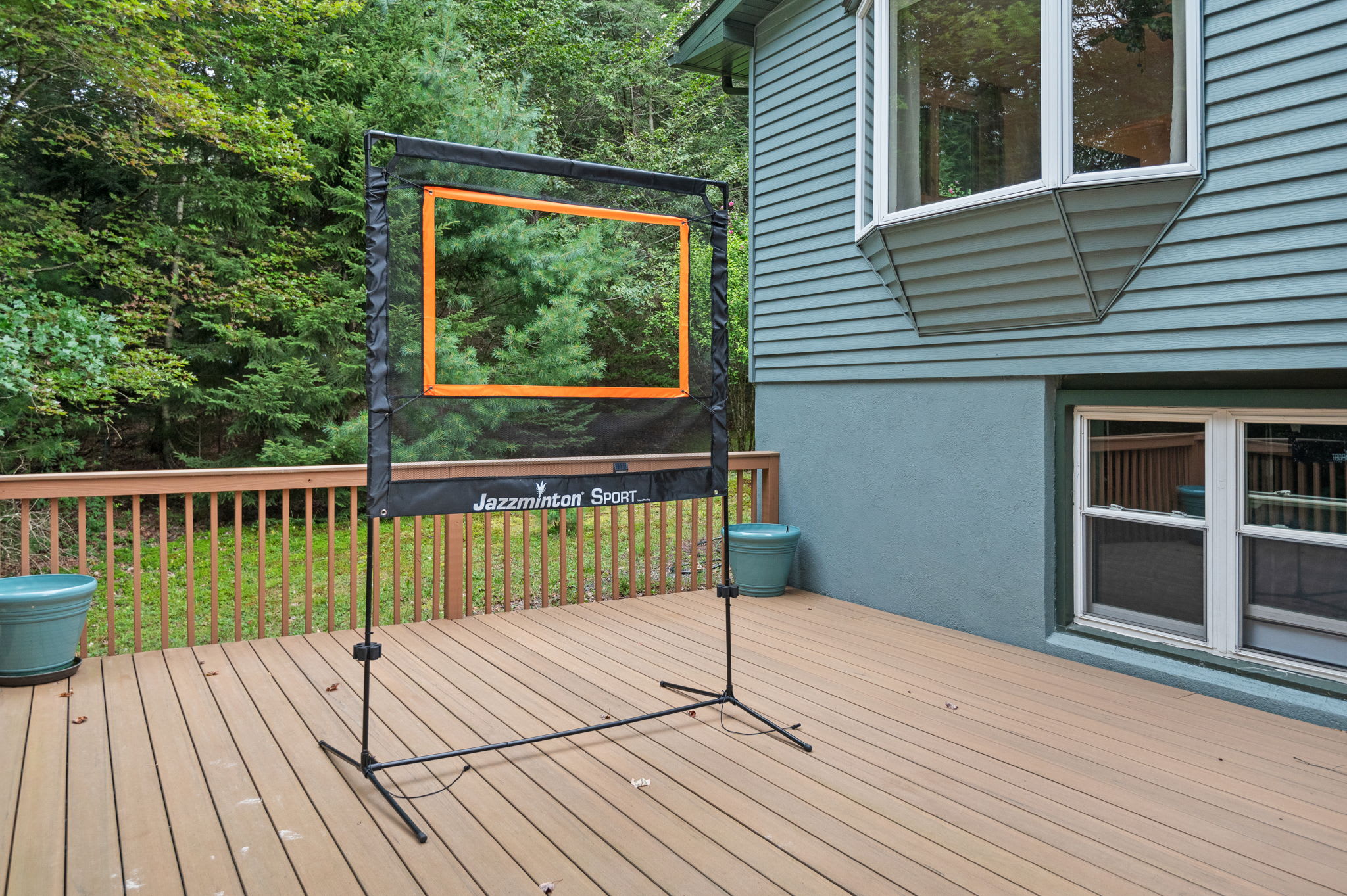 Whether practicing your aim or enjoying a casual game, this deck setup is perfect for outdoor sports lovers.