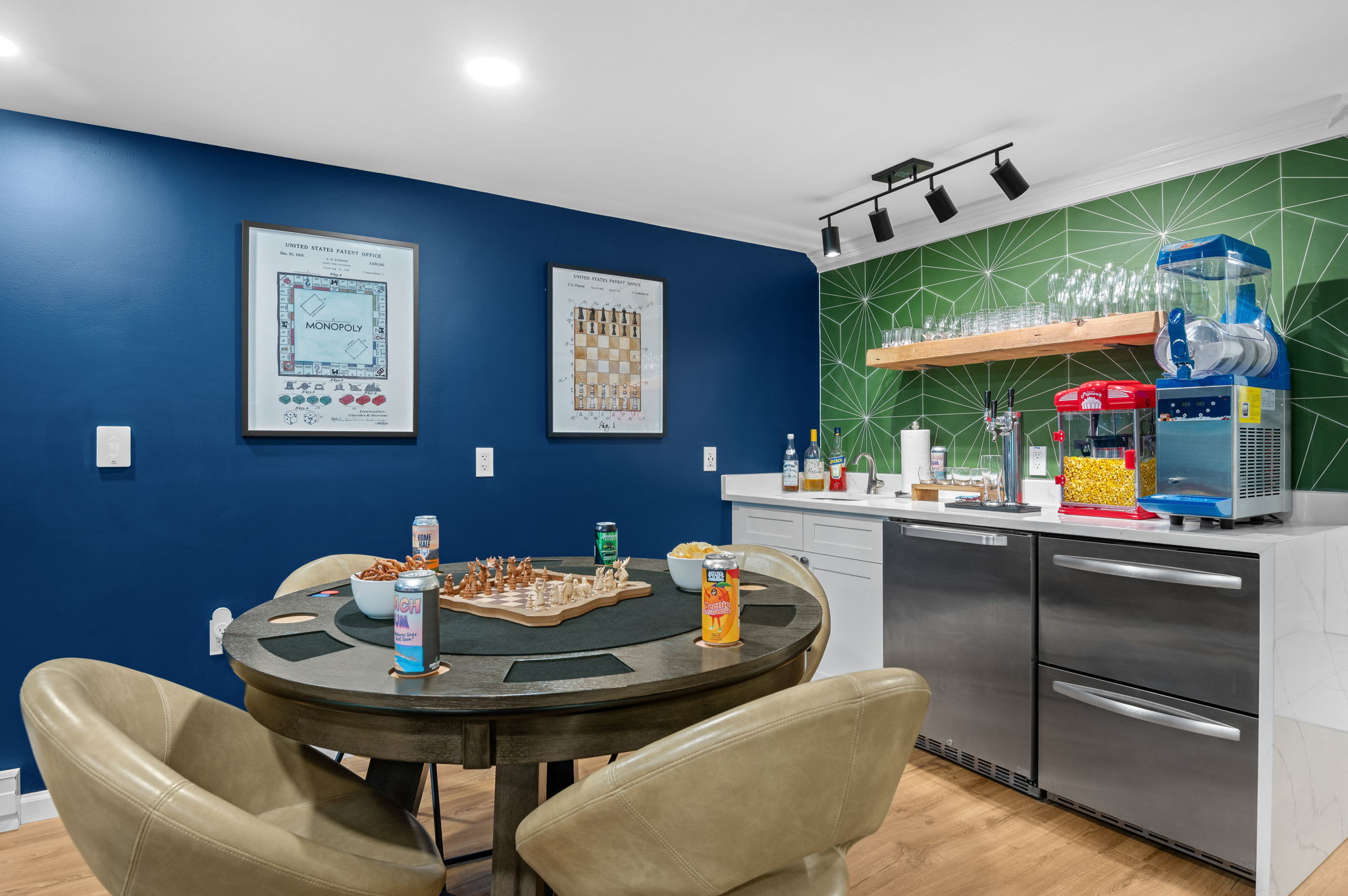 This cozy corner is set up for friendly card games, great conversations, and a night of fun.