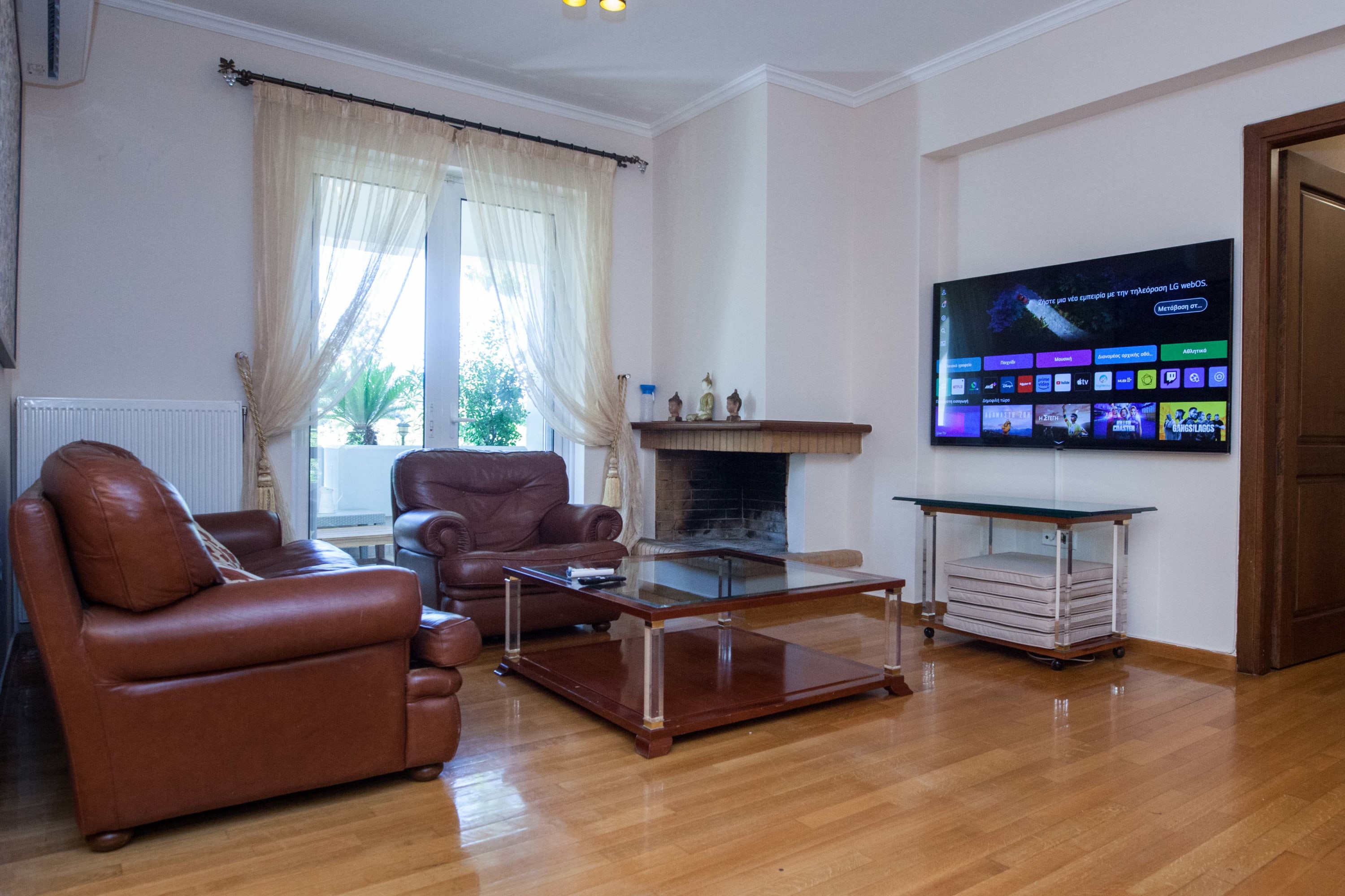 Luxe 3 Bd Penthouse 5 Min from Drosia Square in Drosia — photo 2