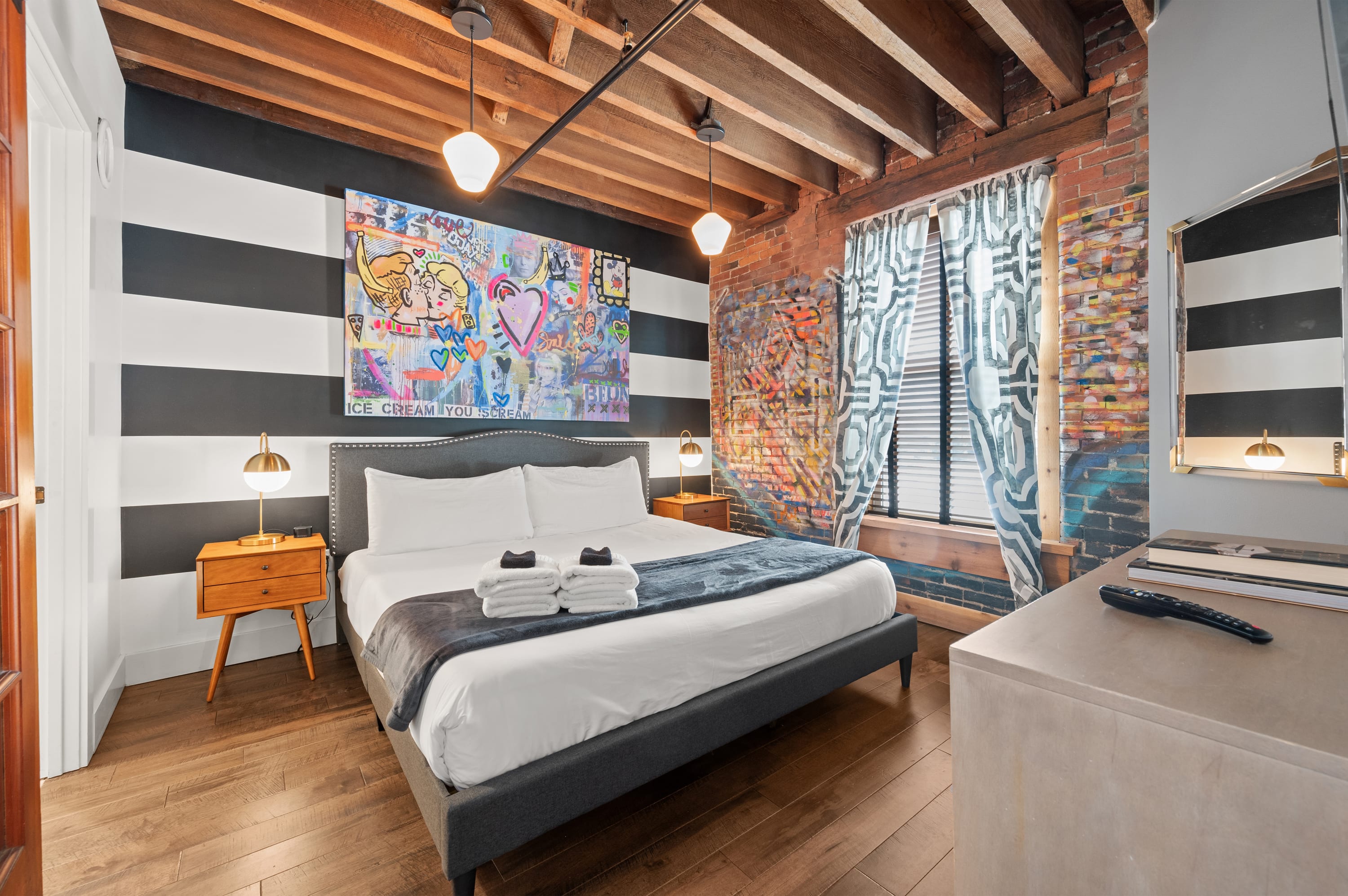 Stylish 1865 Warehouse Loft | Steps to Vanderbilt