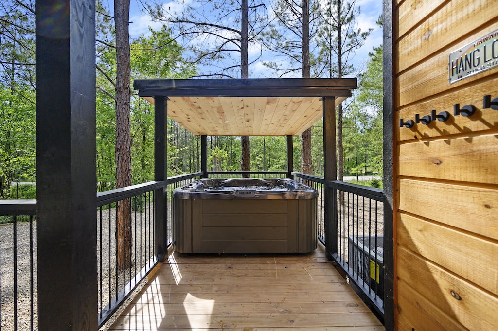 New! Hang Loose! Hot Tub, Firepit, Arcade, Playset