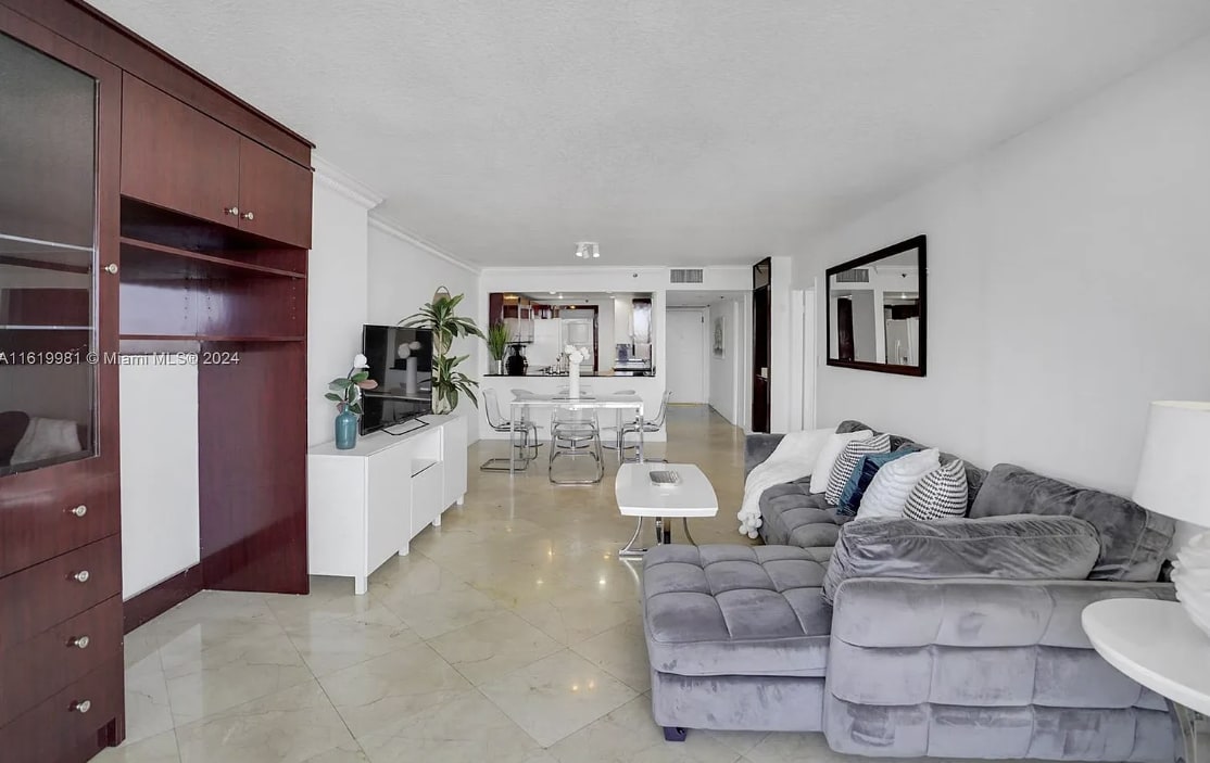 High Rise | Premium Amenities | BayView | StayCozy