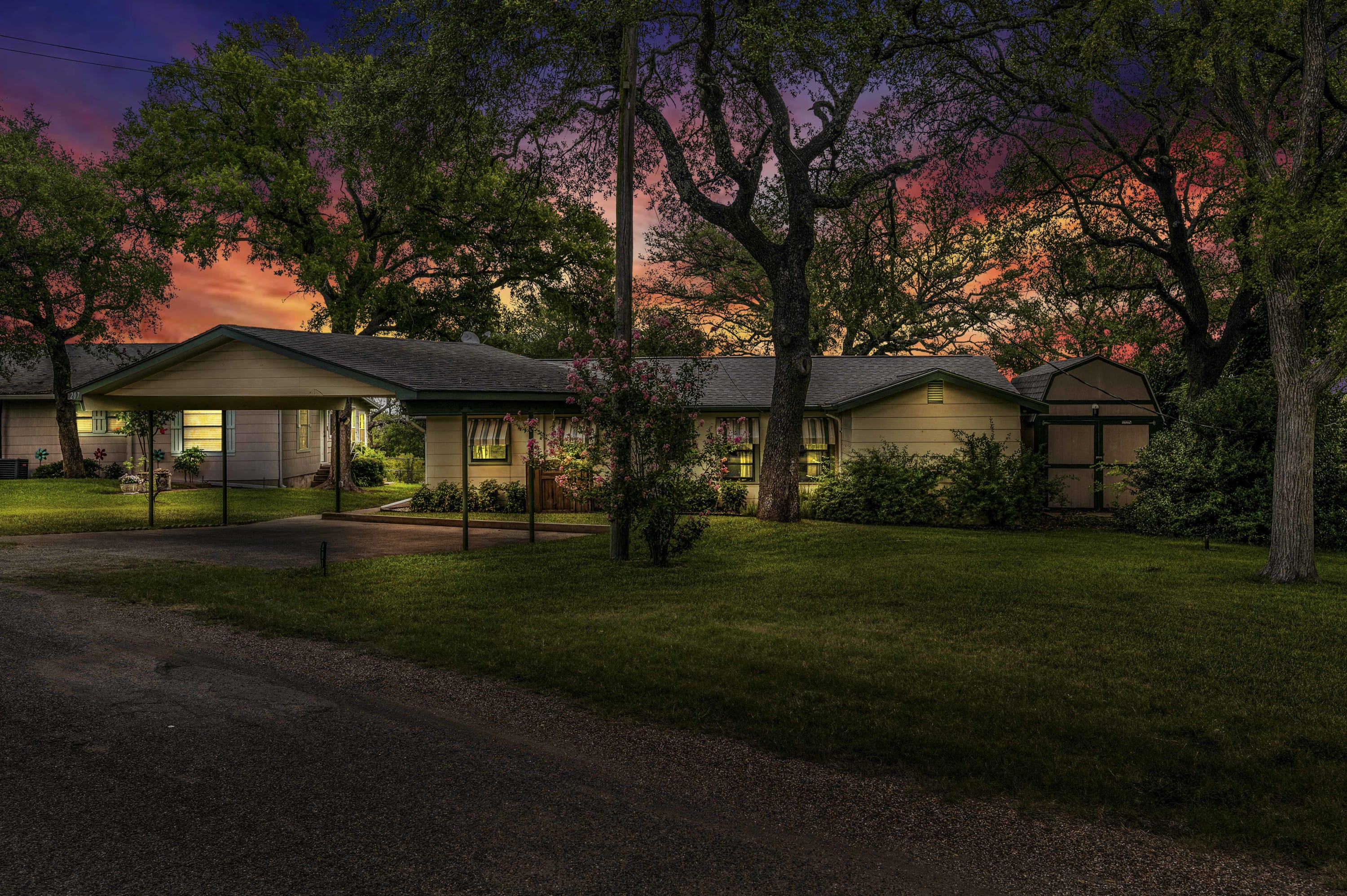 New! Edgewater Retreat Family Gathering Place — Clifton, TX — vacation rental