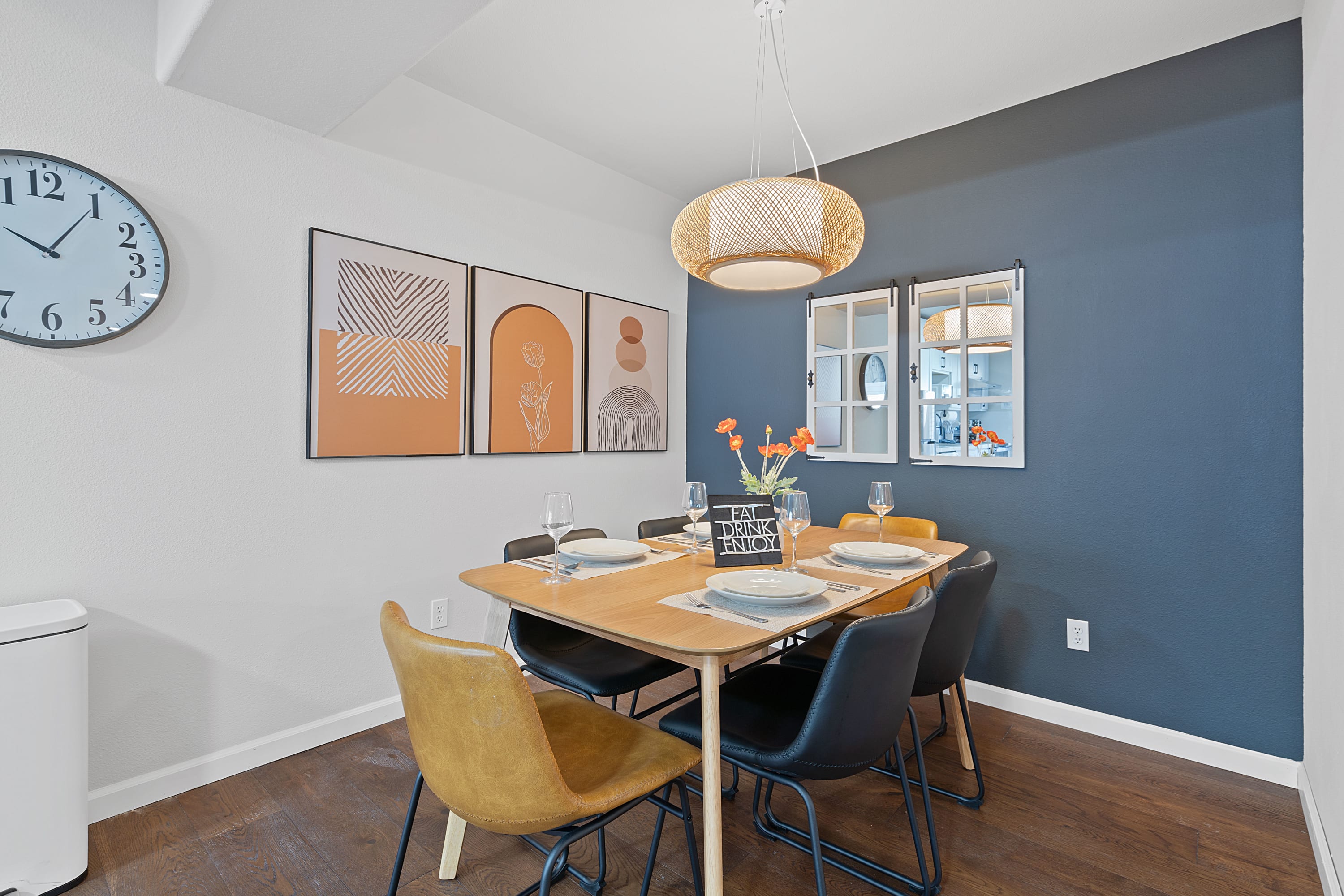 Designer Daylight Basement, Near Edmonds Downtown