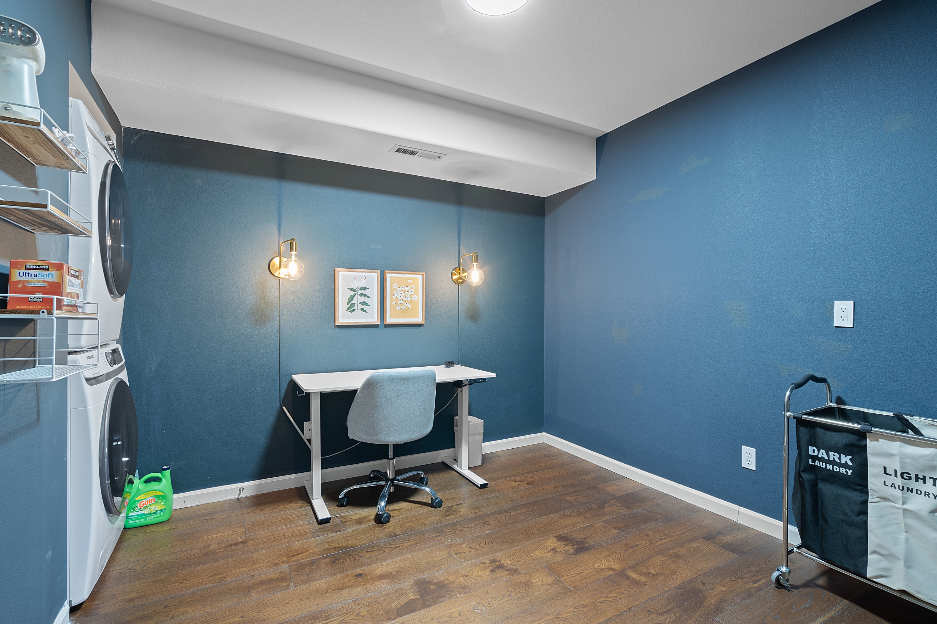 Designer Daylight Basement, Near Edmonds Downtown