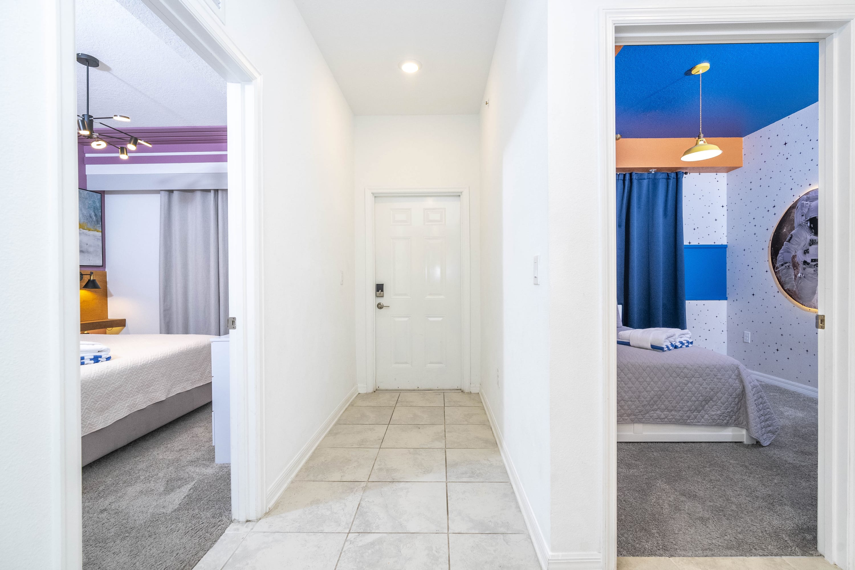 Stylish 2-BR Apt, Sleeps 7, Near Disney Magic