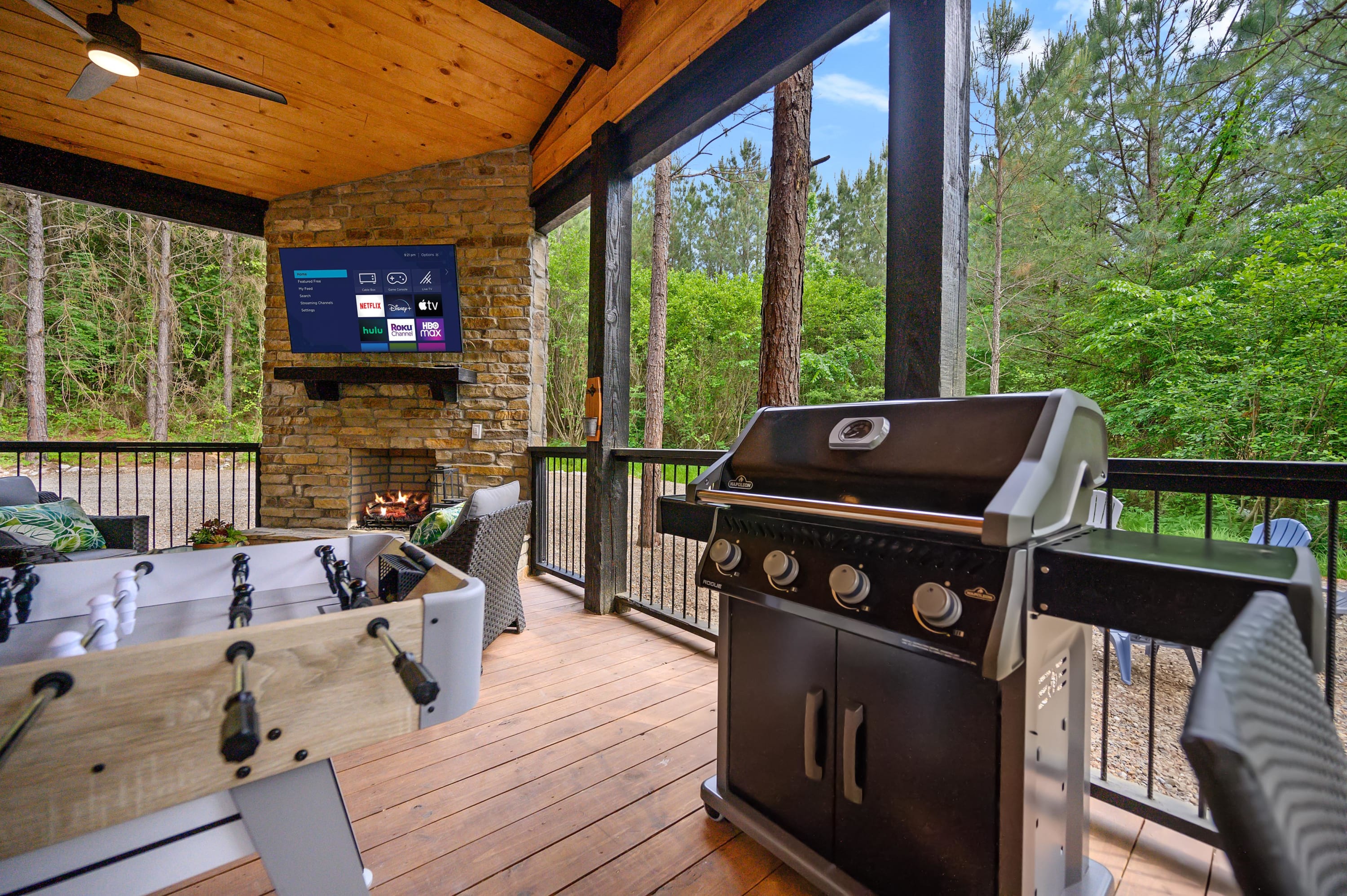 New! Hang Loose! Hot Tub, Firepit, Arcade, Playset