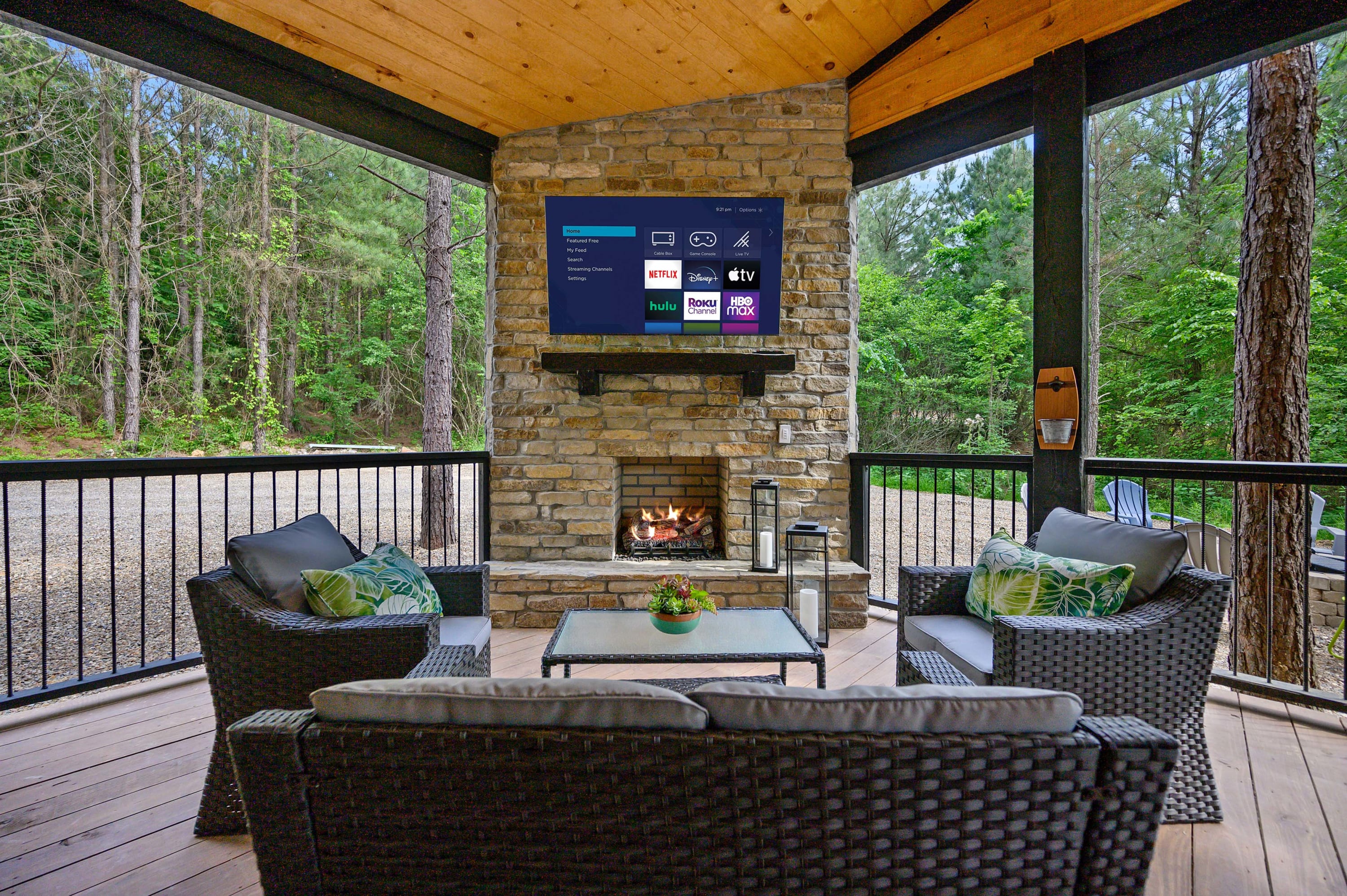 New! Hang Loose! Hot Tub, Firepit, Arcade, Playset