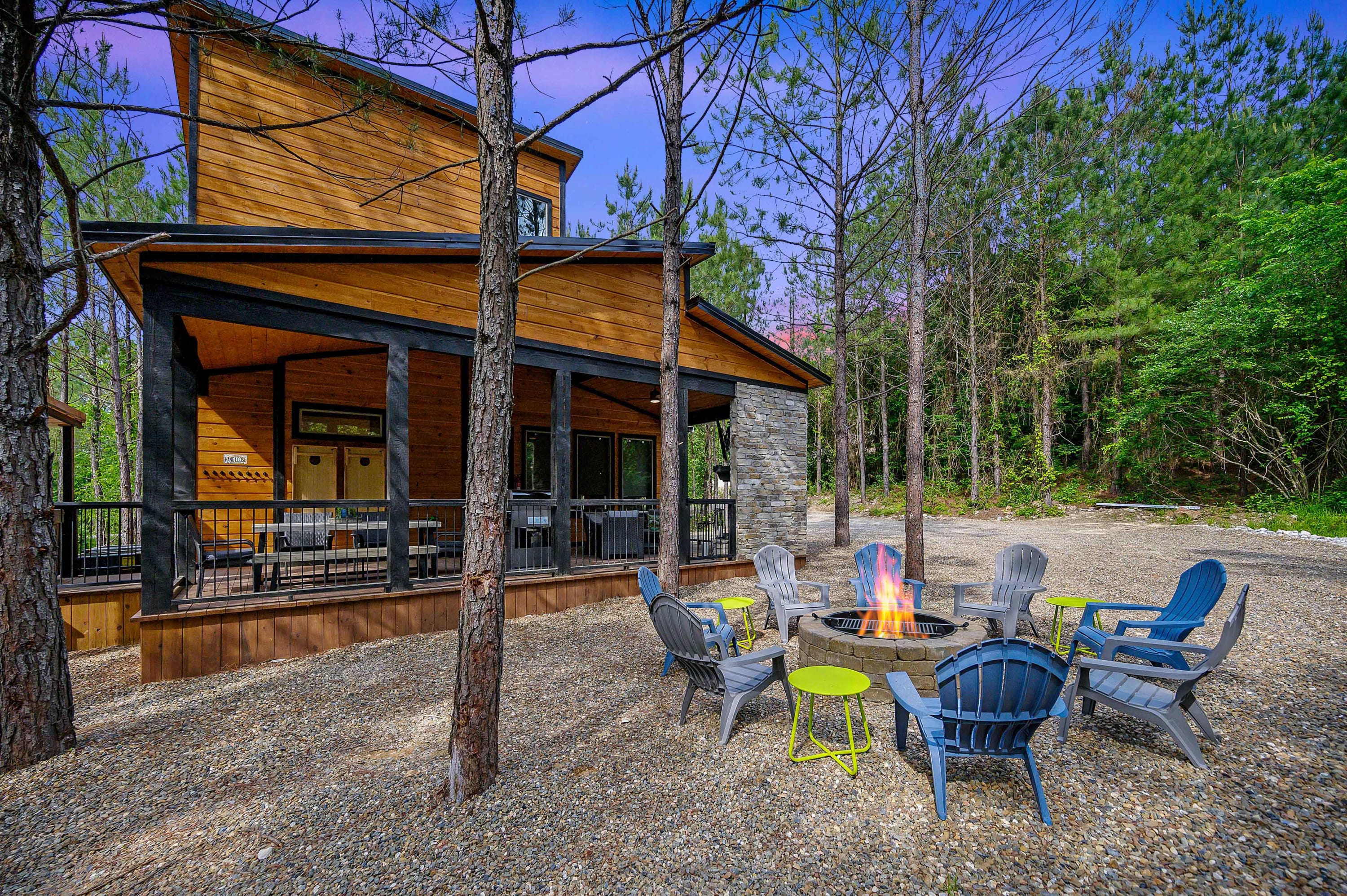 New! Hang Loose! Hot Tub, Firepit, Arcade, Playset