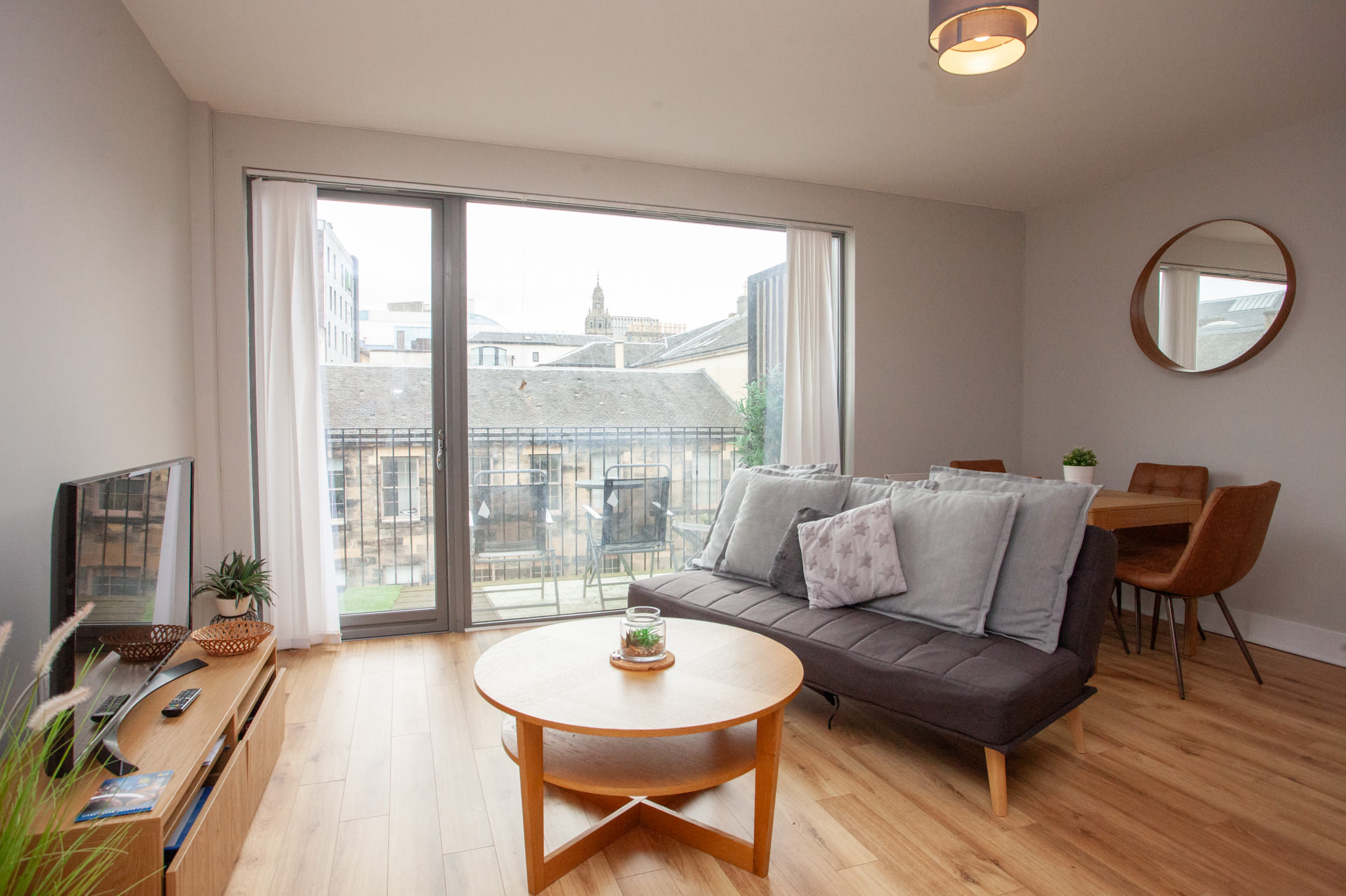 View Stylish Balcony Apartment in Glasgow in 31 Virginia Street G1 1TE Stylish Balcony Apartment in Glasgow in 31 Virginia Street G1 1TE - Property image 5 - VivreStays