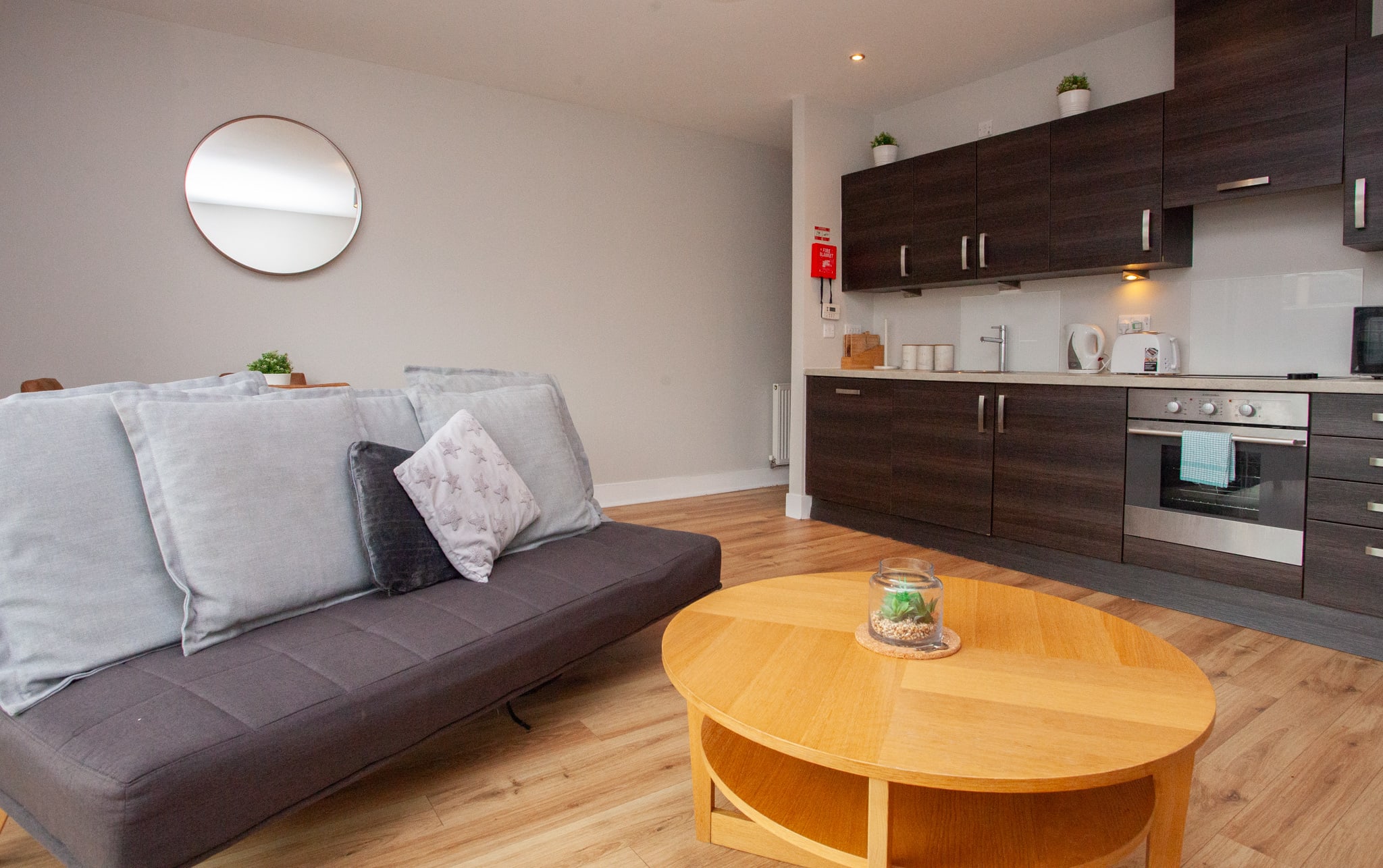 View Stylish Balcony Apartment in Glasgow in 31 Virginia Street G1 1TE Stylish Balcony Apartment in Glasgow in 31 Virginia Street G1 1TE - Property image 9 - VivreStays