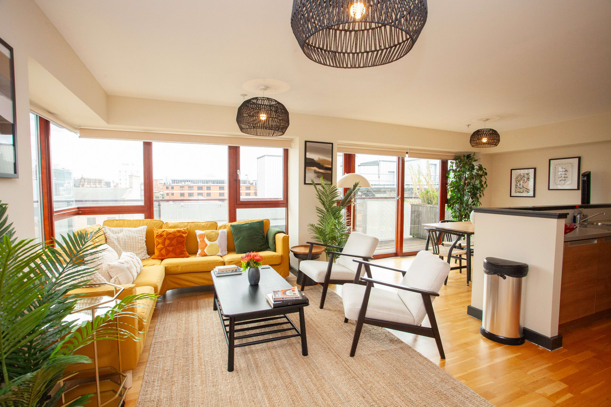 View Stunning Penthouse with Balcony in Glasgow Stunning Penthouse with Balcony in Glasgow serviced apartment - Glasgow - VivreStays