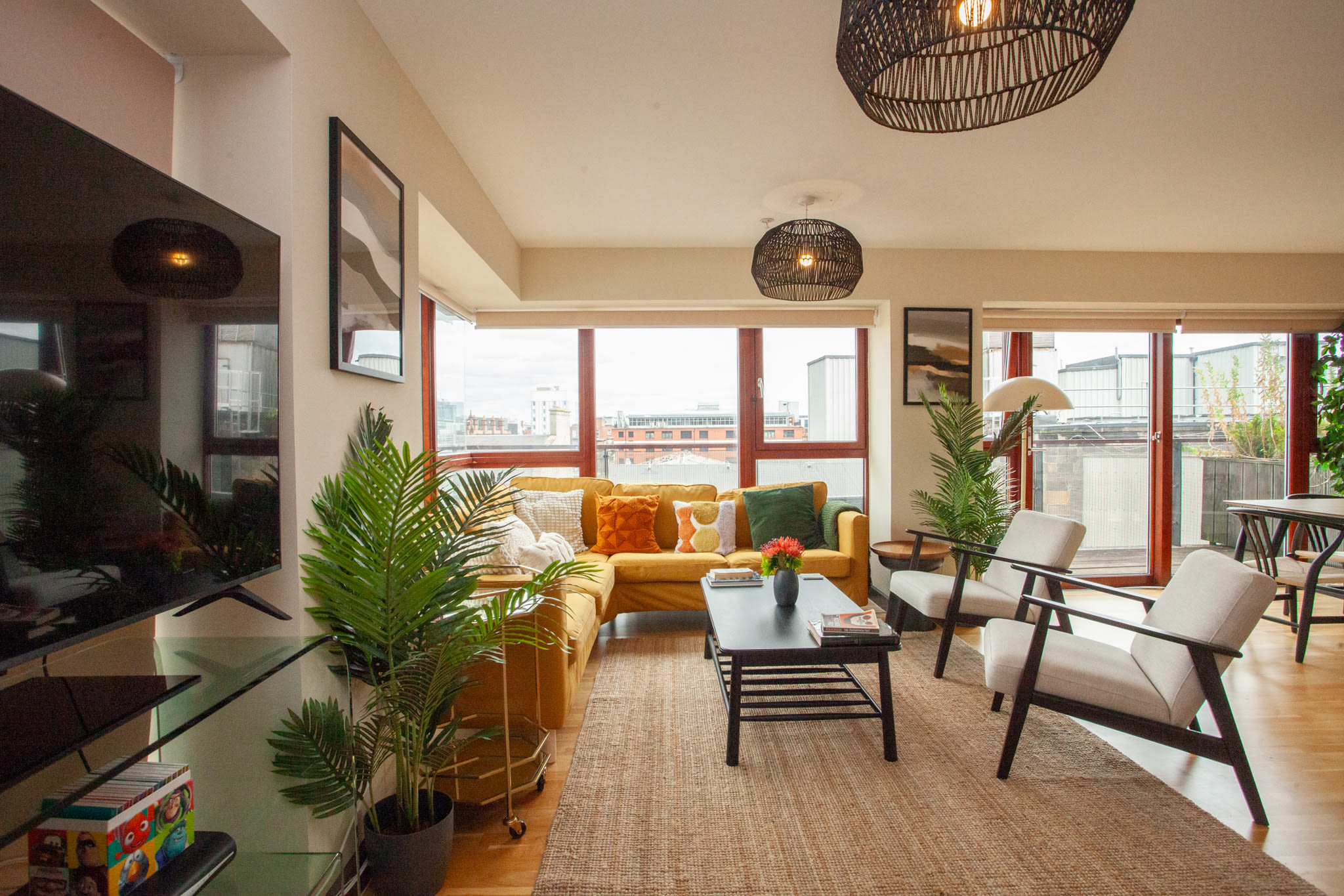 Stunning Penthouse with Balcony in Glasgow in 45 Mitchell Street G1 3LA - Property image 4 - VivreStays
