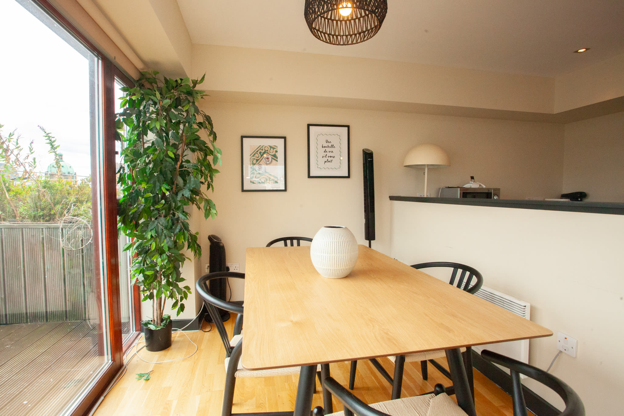 Stunning Penthouse with Balcony in Glasgow in 45 Mitchell Street G1 3LA - Property image 9 - VivreStays