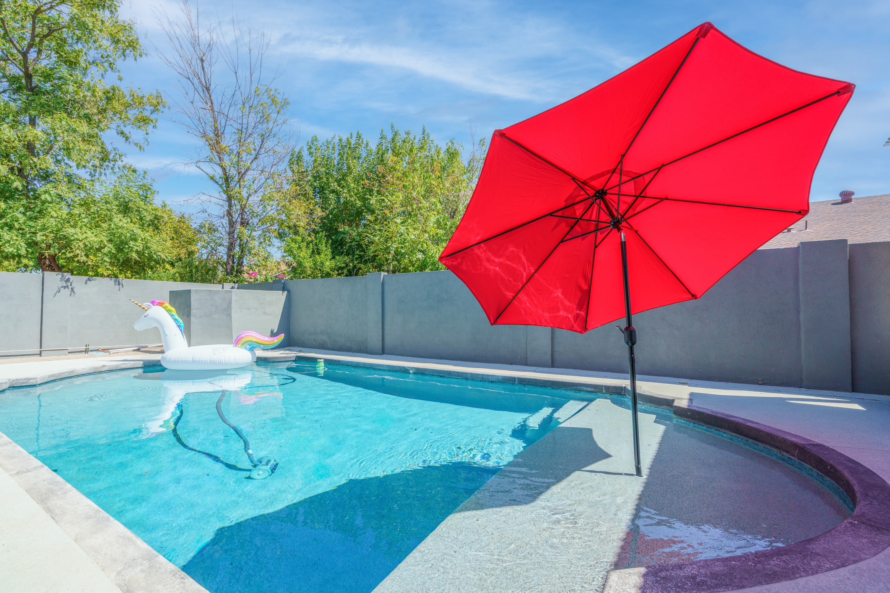 New, king Beds, Pool, Hot Tub, Outdoor Fireplace