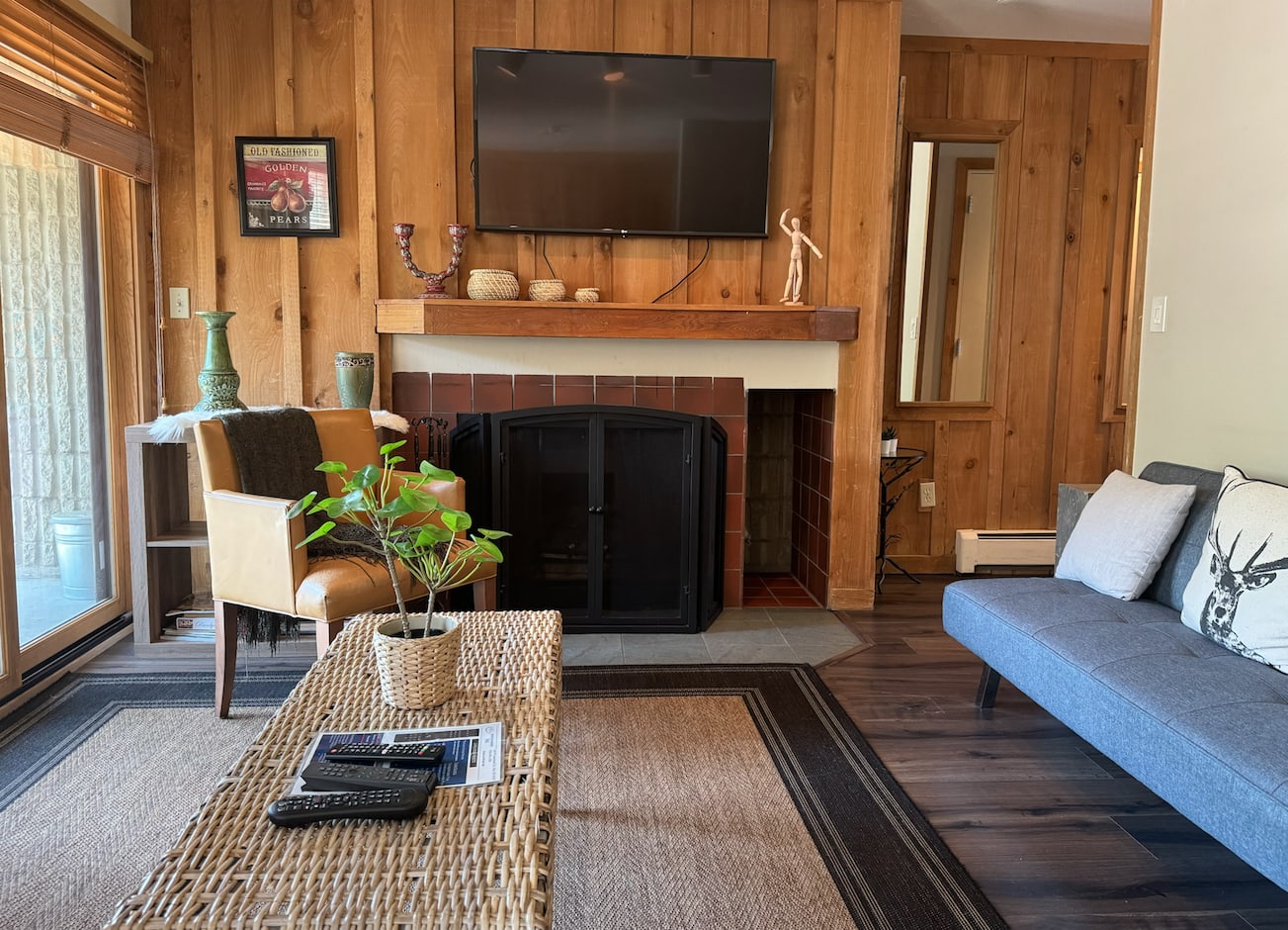 The best Location condo in the heart of Lionshead - Picture 4