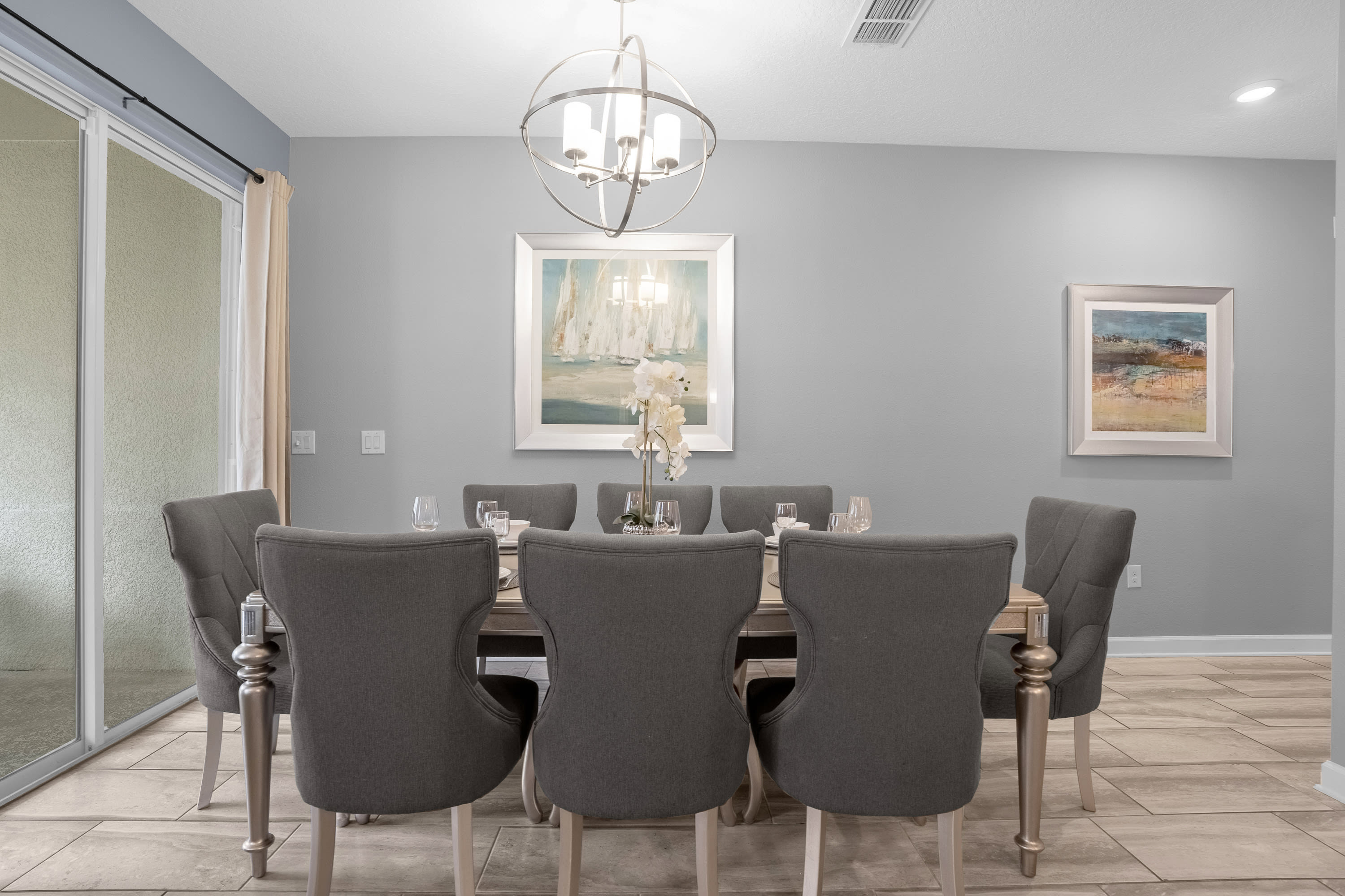 Large Capacity Dining Table