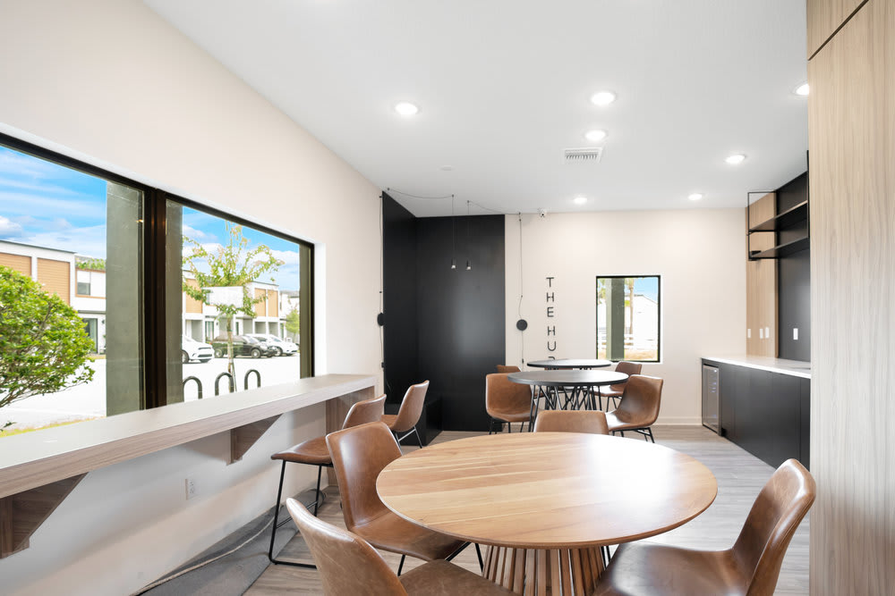 Cozy townhouse w/ heated pool & workspace
