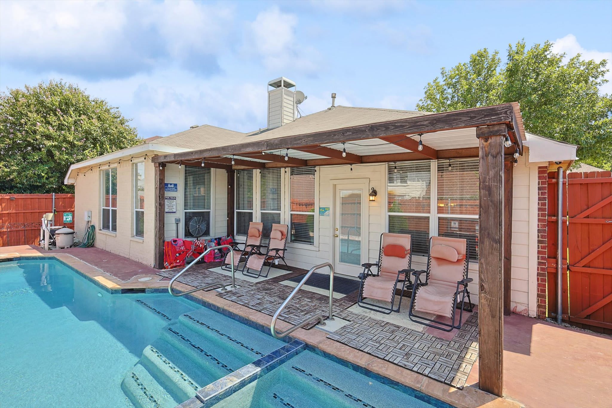 Heart of Grand Prairie, 4BD with Pool & Game Room — Grand Prairie, TX — vacation rental
