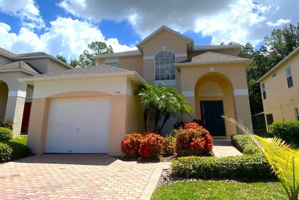 Stunning Villa with Golf Course Views 2