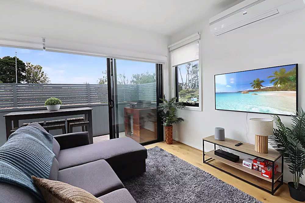 Sunny 2BR Getaway in Newtown β Newtown, Victoria β vacation rental