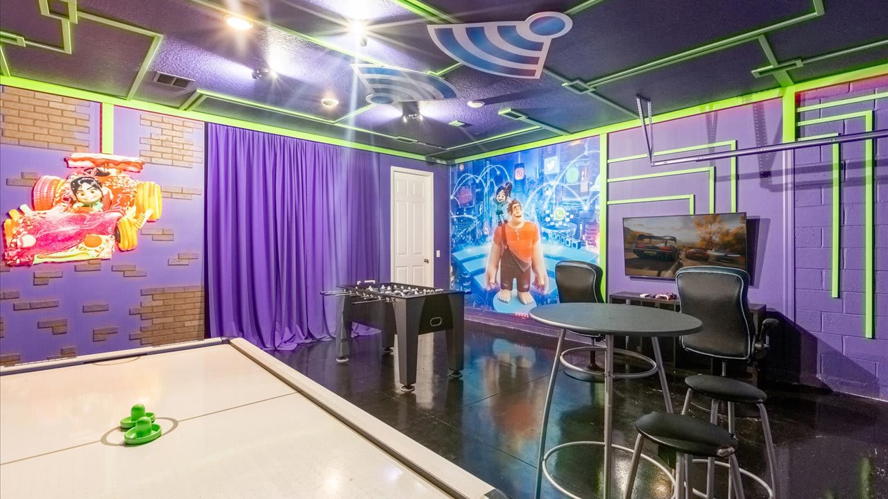 9BR Fun Villa Private Pool Arcade Game Loft