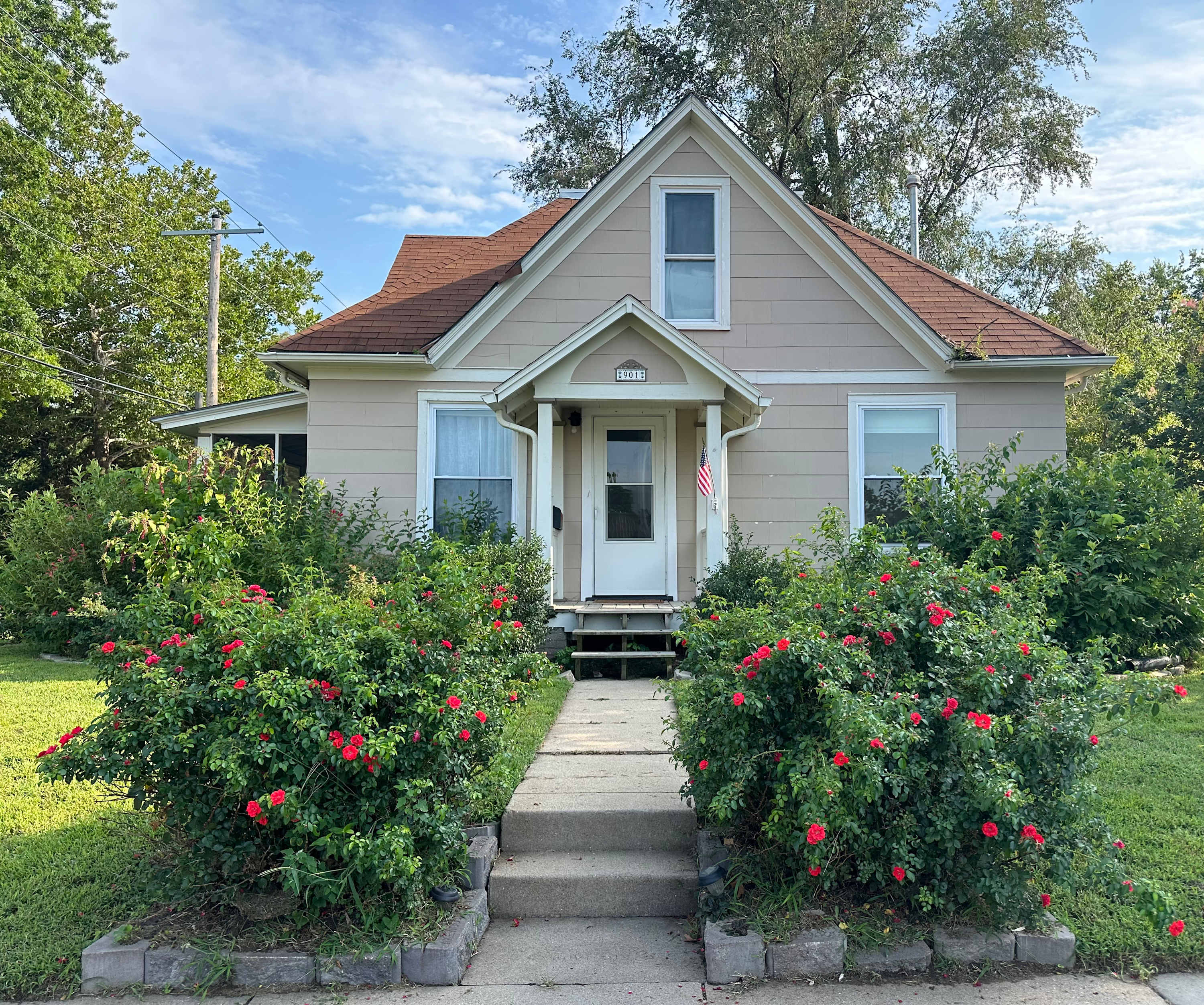 Pet-Friendly 2BR | Fenced Yard | Near KState — Manhattan, KS — vacation rental