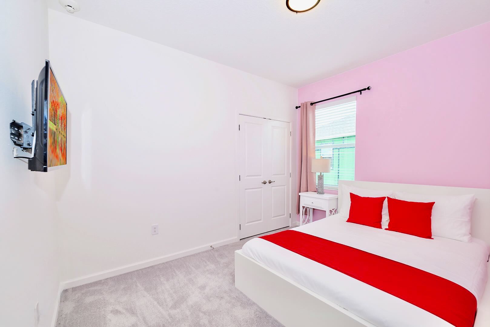 Warm And Inviting Space With Queen Bed And Stylish Decor