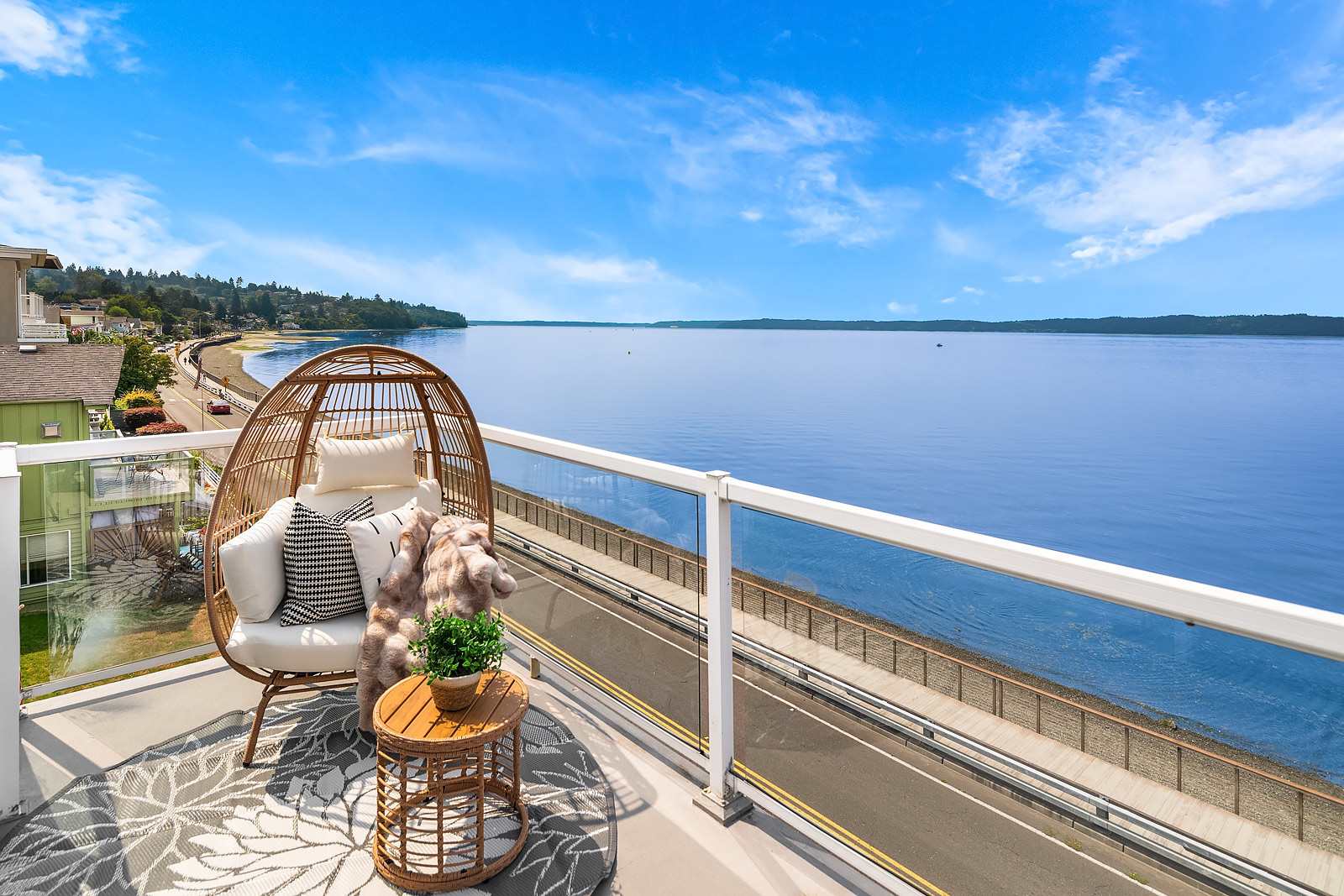 Water View Retreat w, Near Beach Park & City
