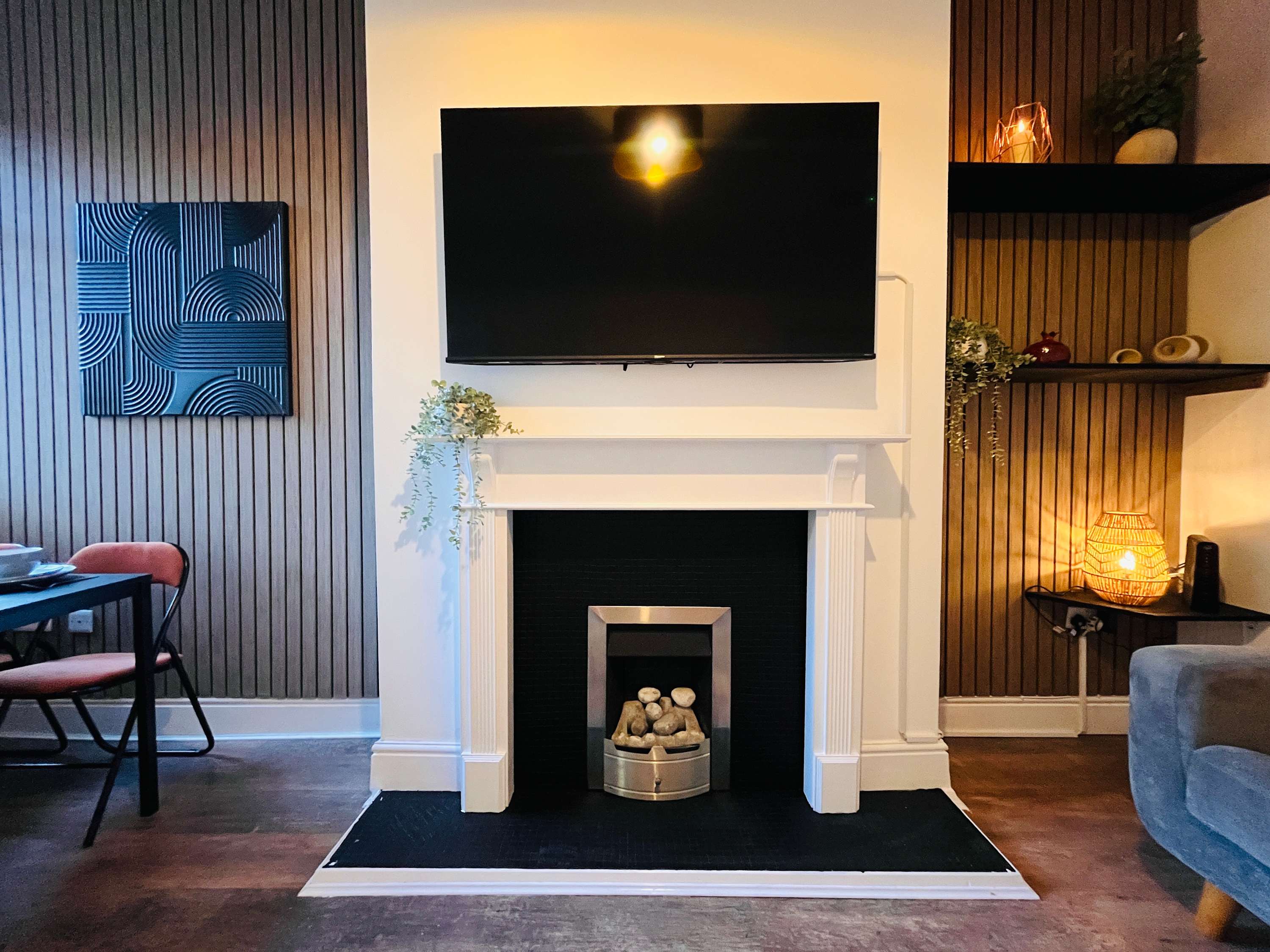Spacious Victorian 5 Double Ensuites with Free Parking Close to the...