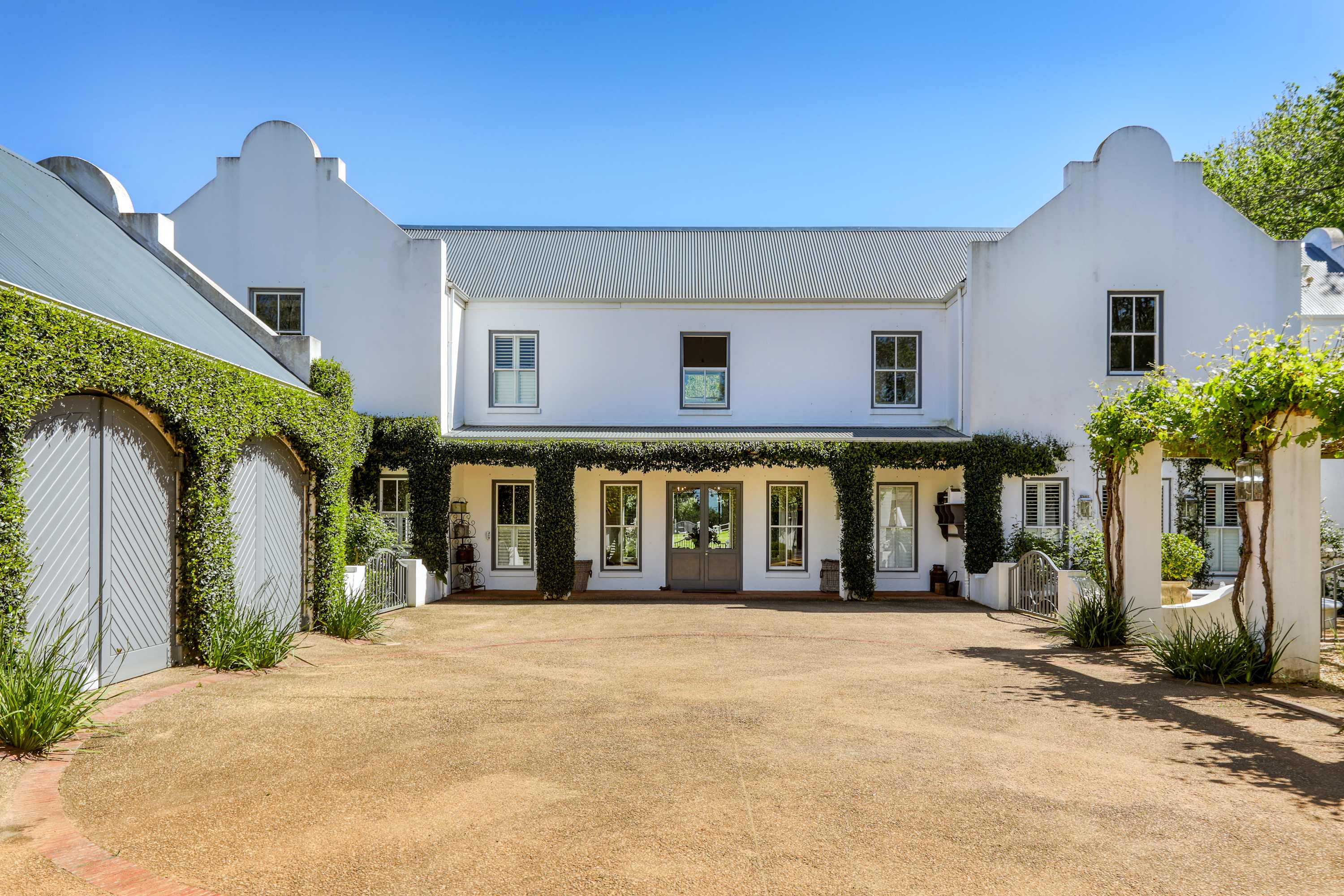 Stunning 5-Bedroom Farm-Style HomeVineyard House — Constantia, Western Cape — vacation rental
