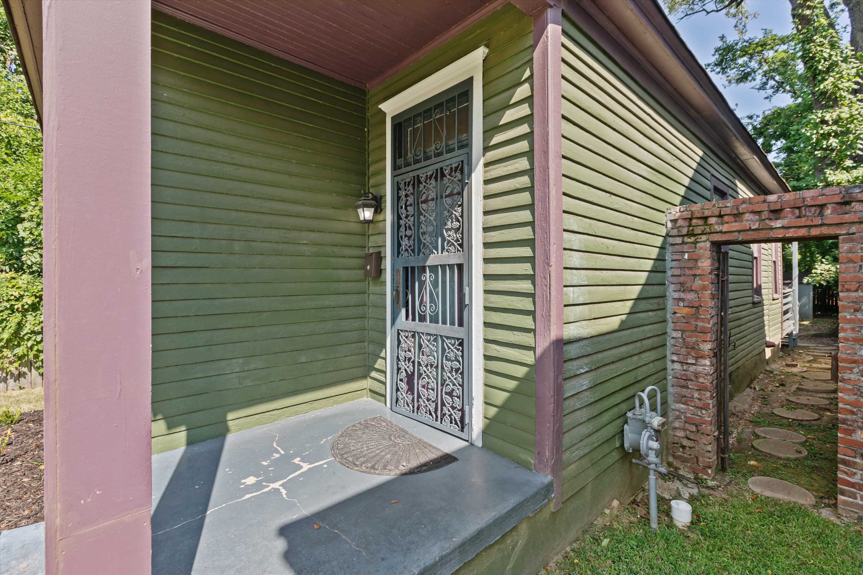 Bungalow ON Overton Square