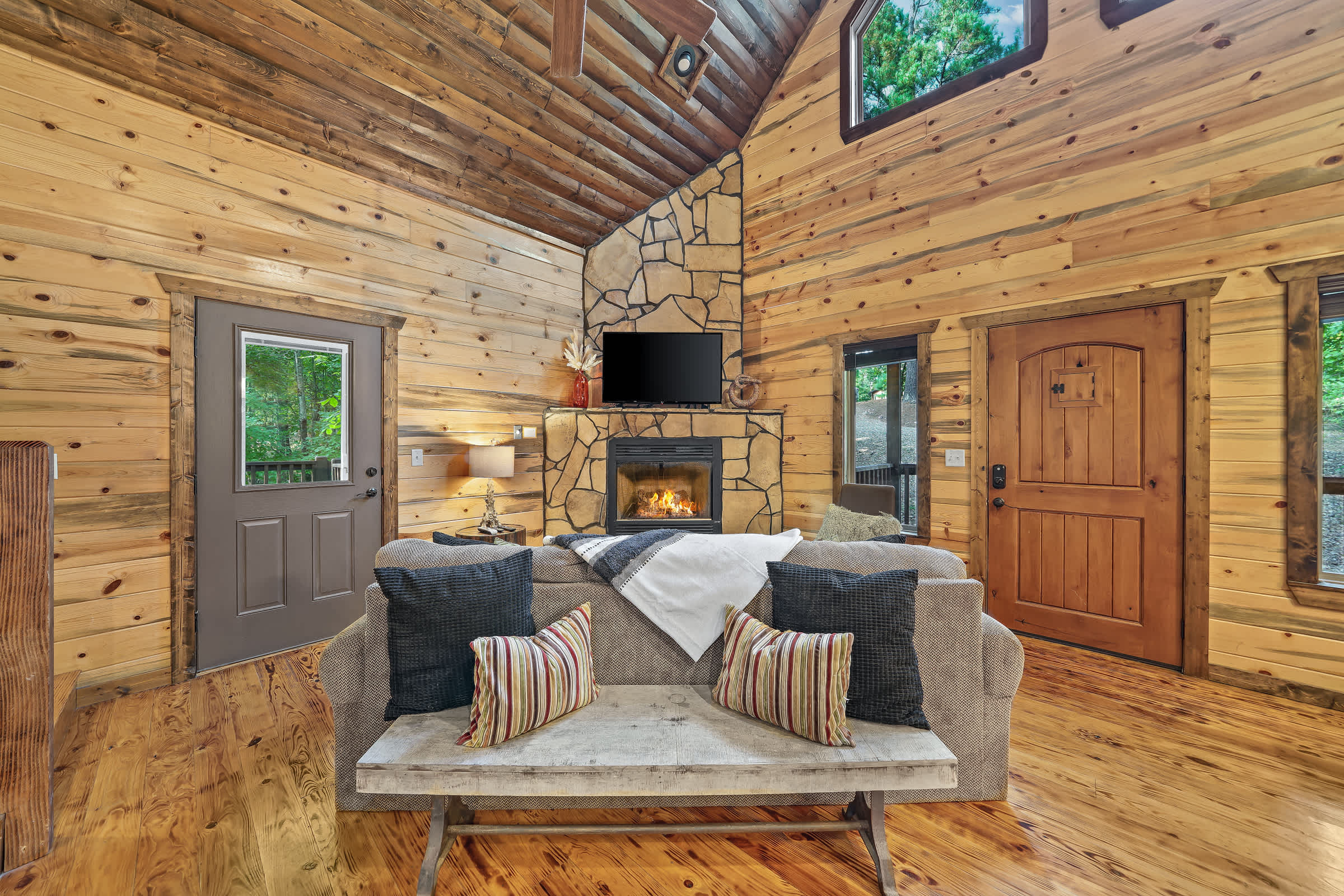 Rustic Cabin Near Creek with Hot Tub & Fire Pit