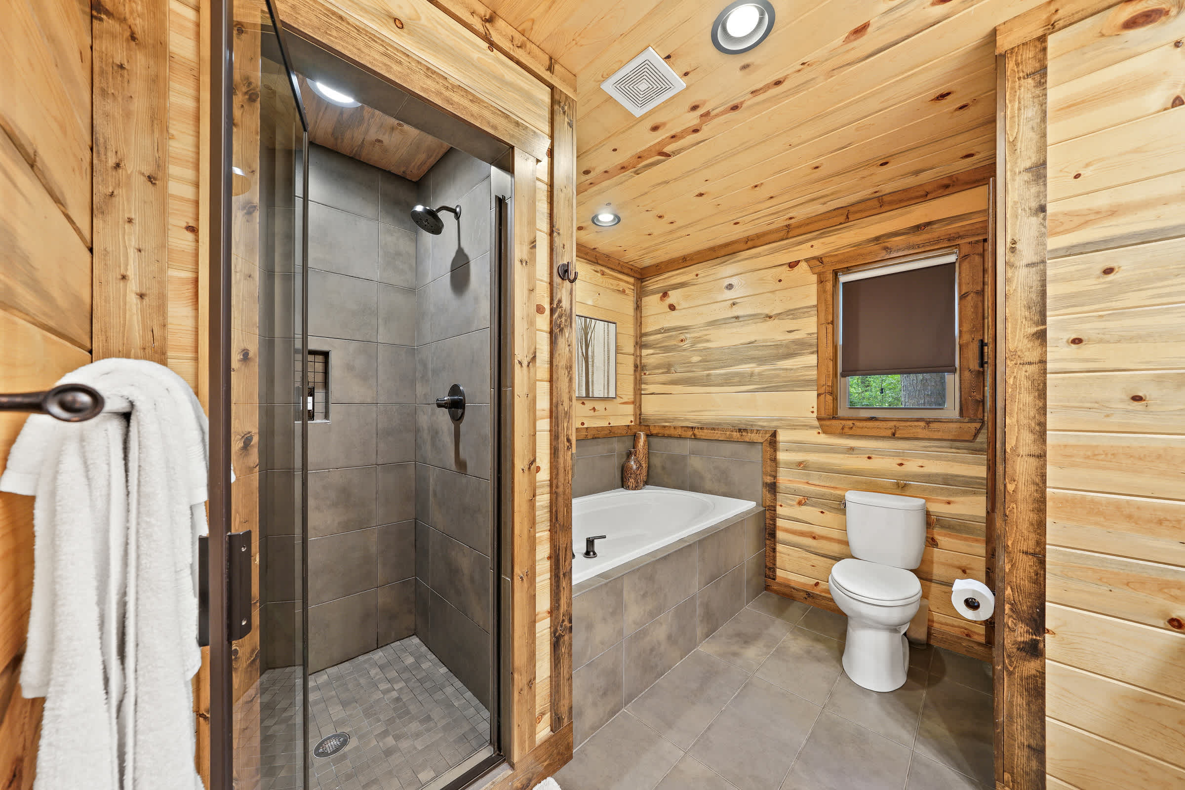 Rustic Cabin Near Creek with Hot Tub & Fire Pit