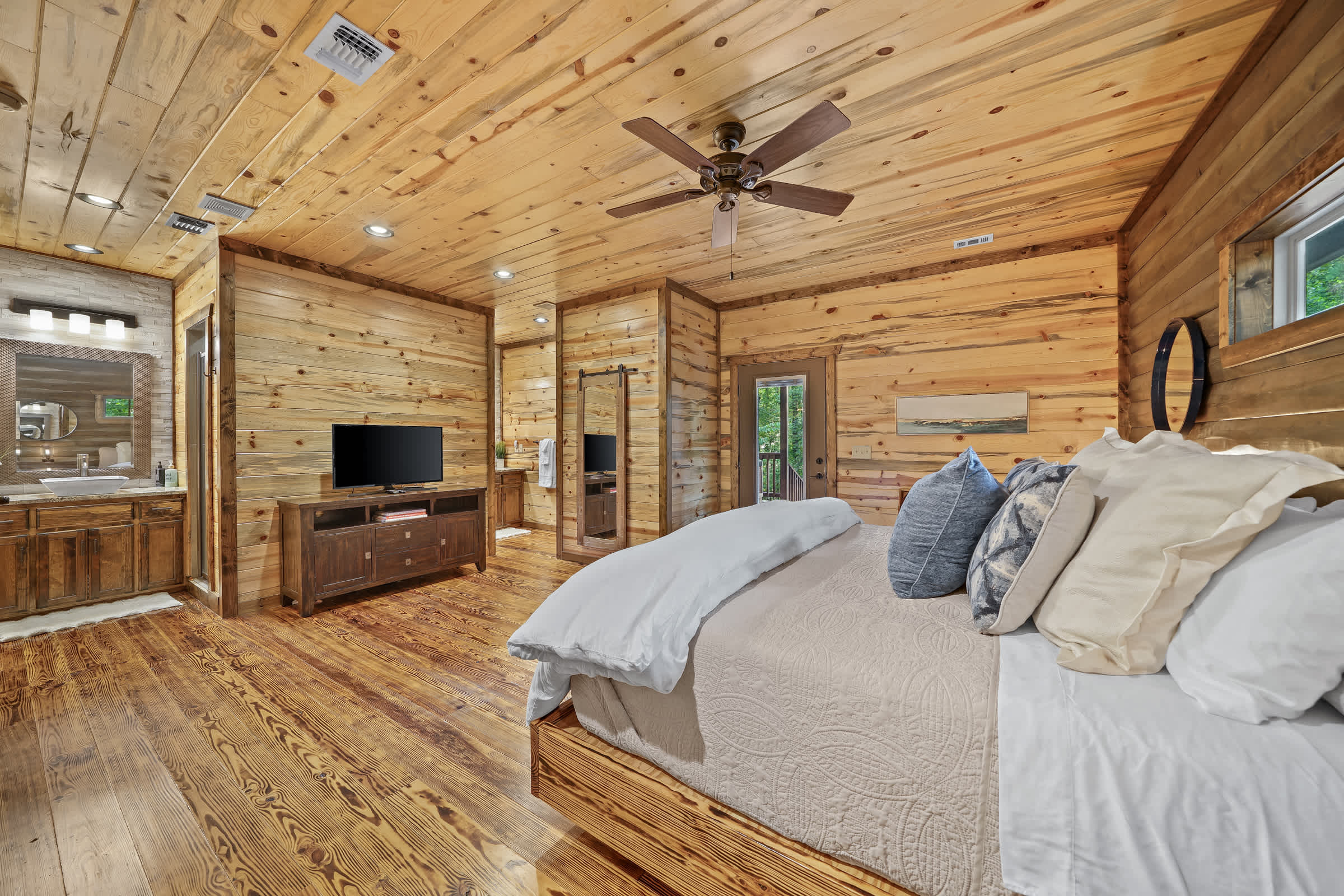 Rustic Cabin Near Creek with Hot Tub & Fire Pit