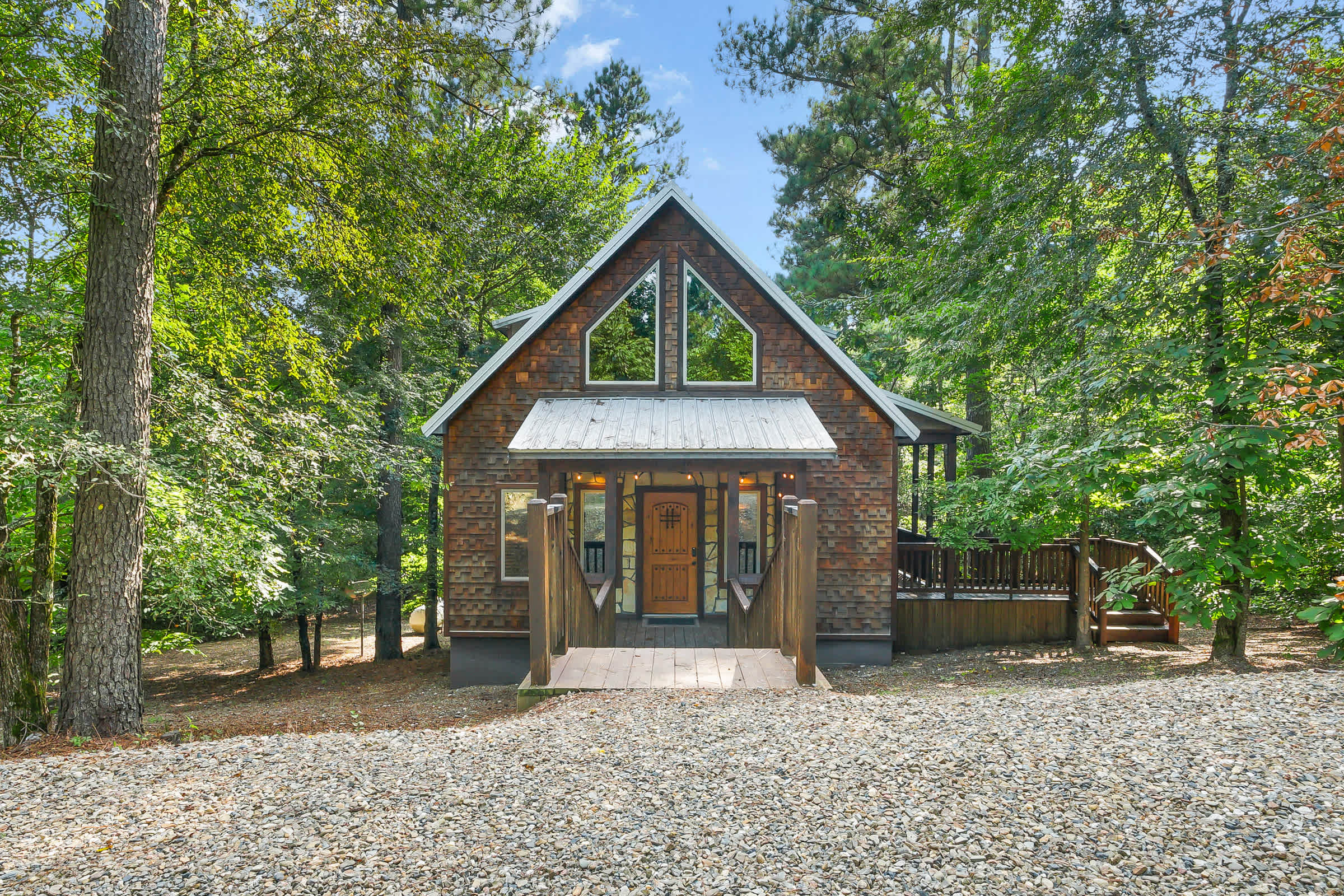 Rustic Cabin Near Creek with Hot Tub & Fire Pit