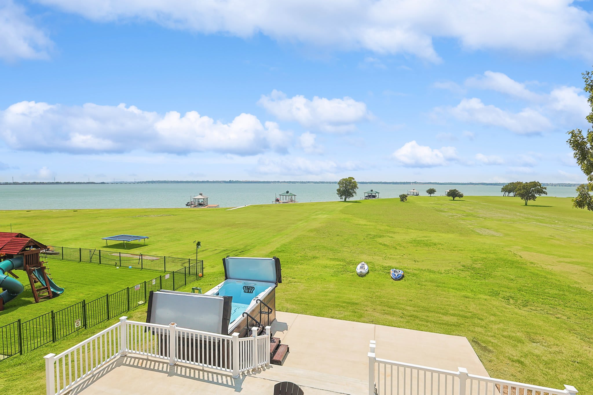 The Best of Lakeside Living - Luxury at its Finest — Rockwall, TX — vacation rental
