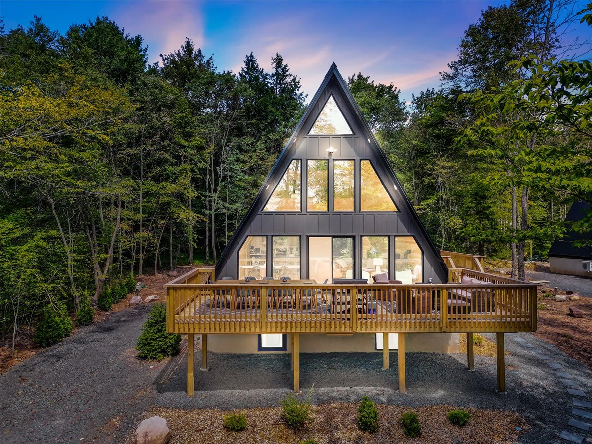 Apex A-Frame | Lake Access | Hot Tub | Fire Pit — Blakeslee, PA — vacation rental