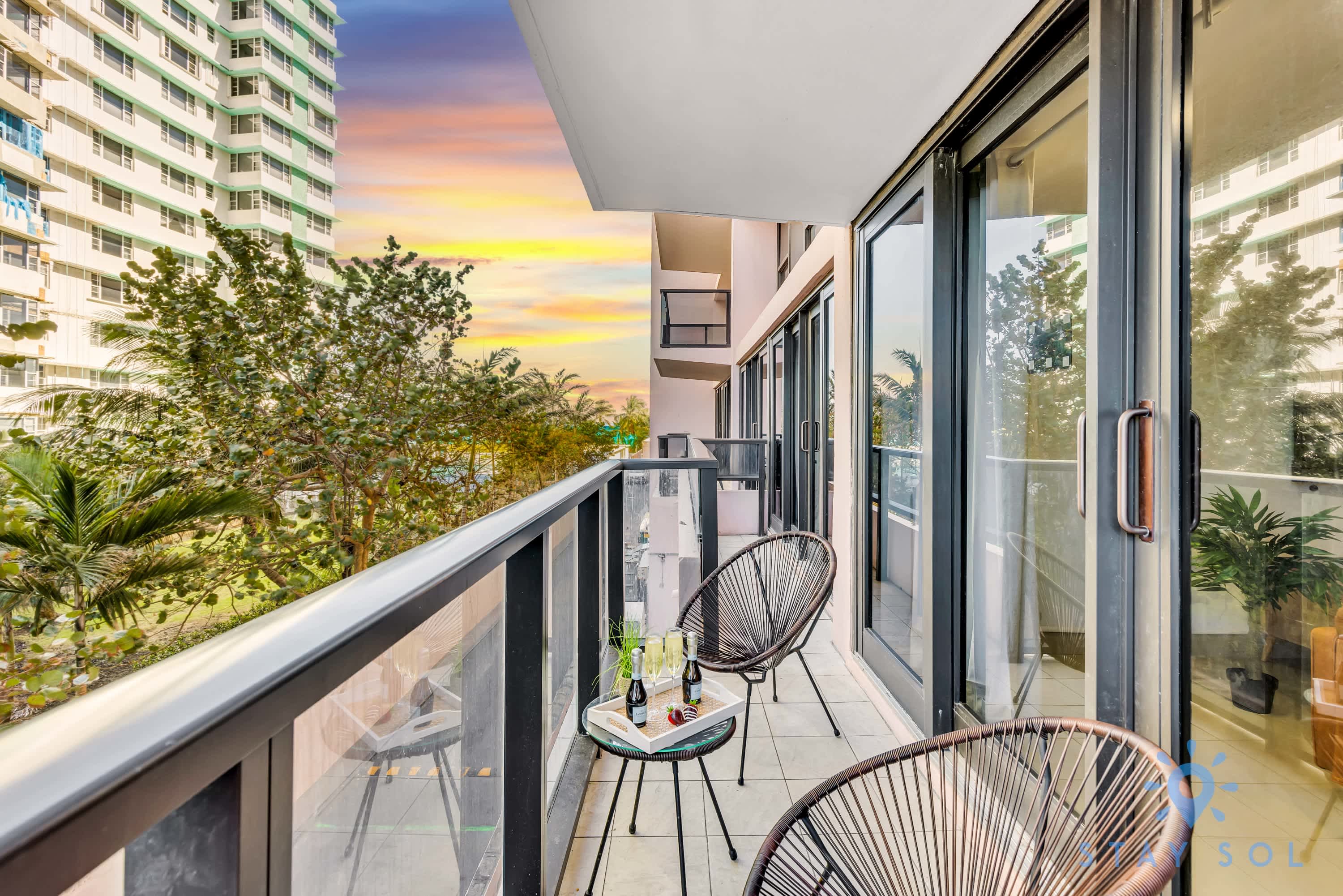 Trendy Apartment • Resort‐Style Pool