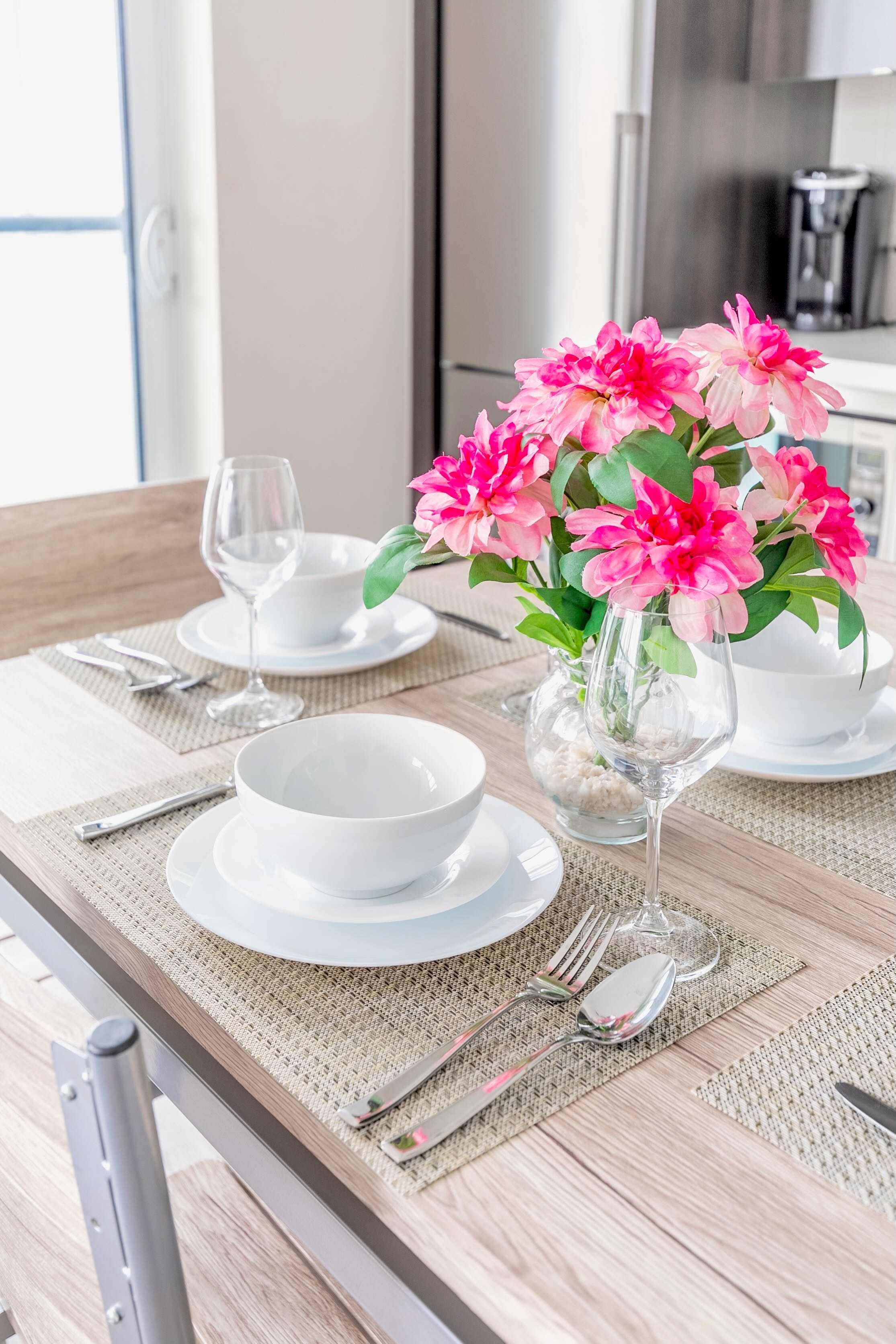 Luxurious Condo 1BR King Bed with Panoramic Views | Photo 11