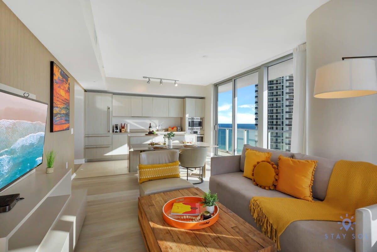 Insane Ocean View Balcony| Beachfront Resort+Pools