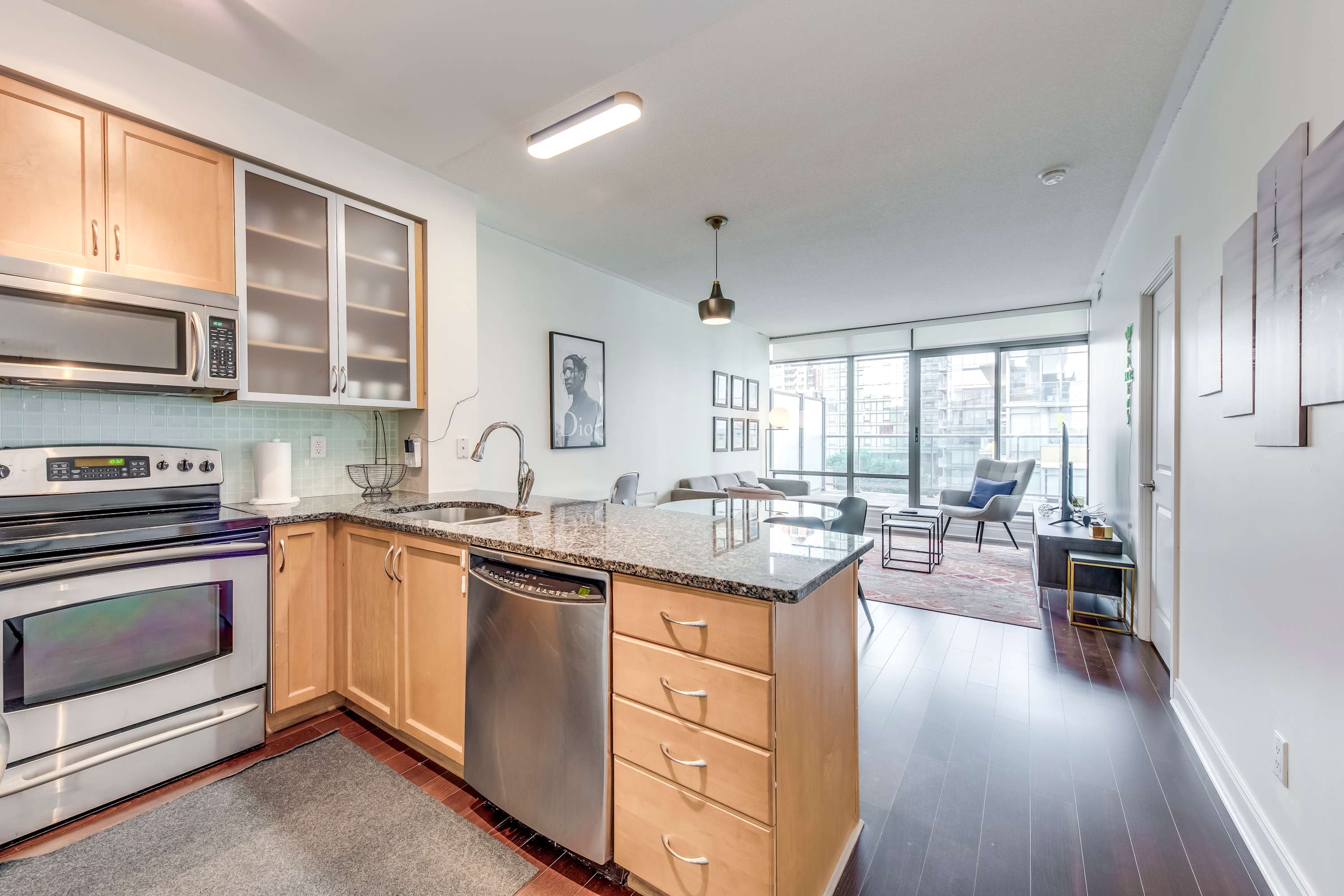 Sleek Modern Yorkville Suite