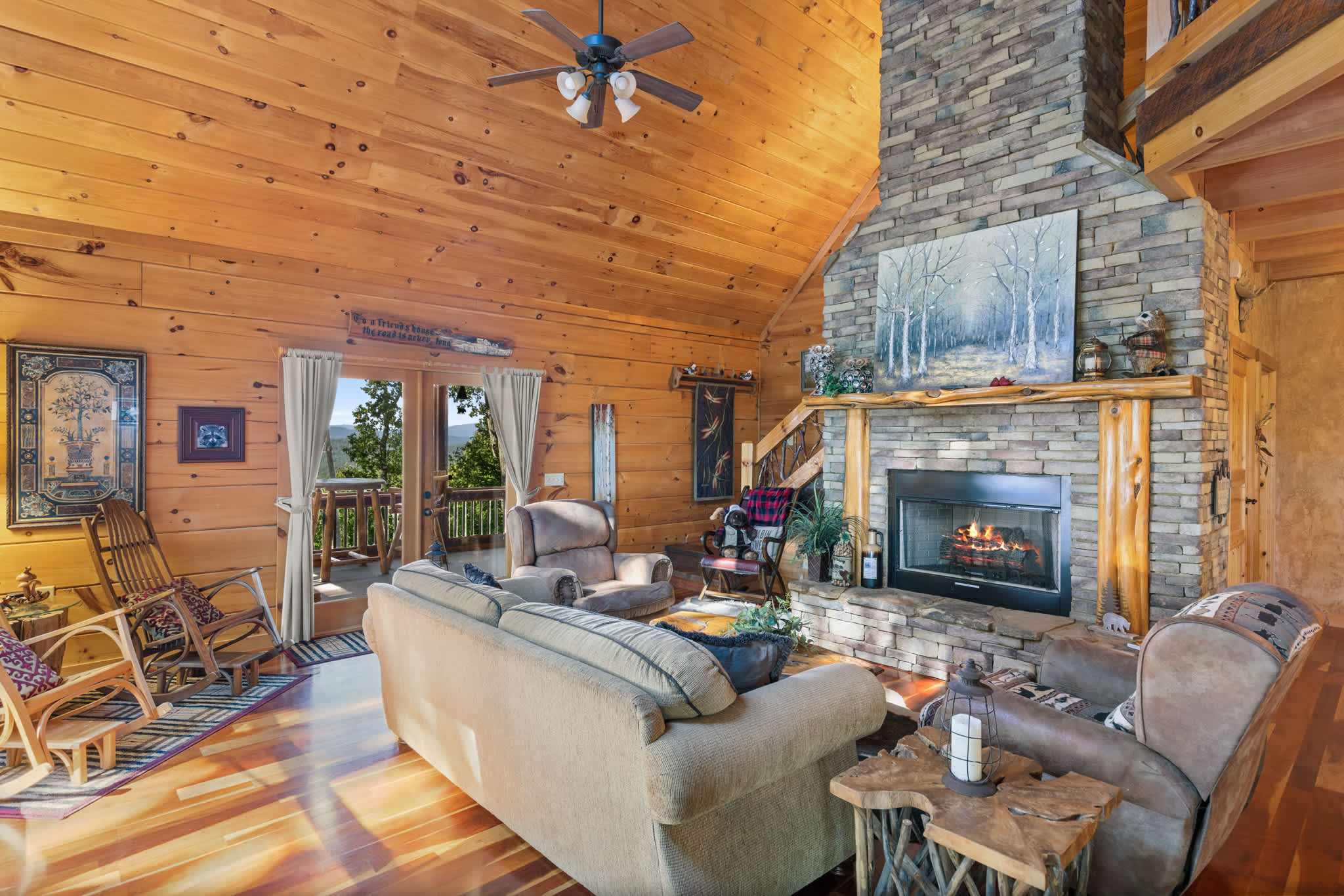 Views for Miles! Outdoor Fireplace~ Hot Tub 2