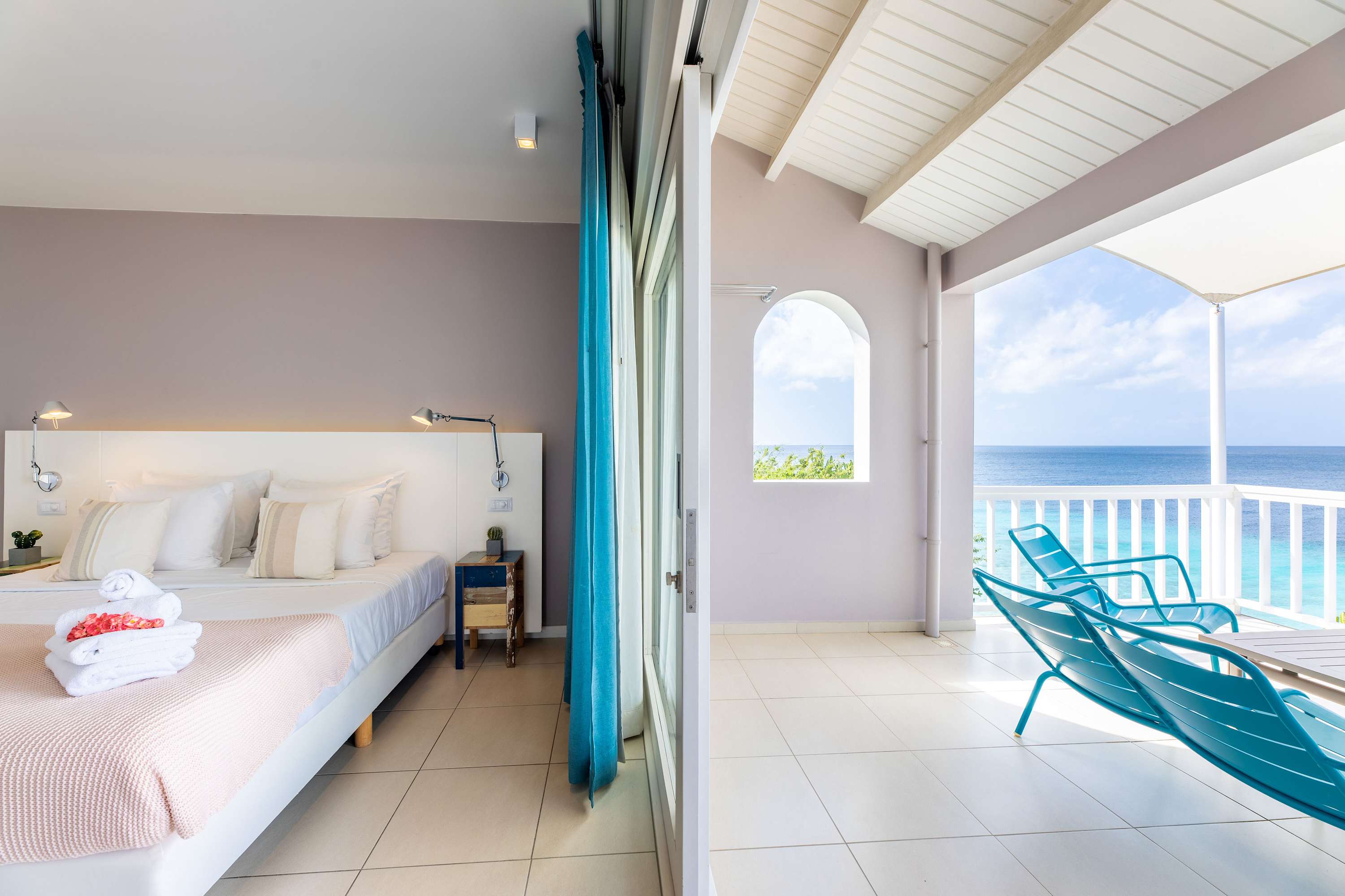 Full Ocean View Deluxe Suite 4