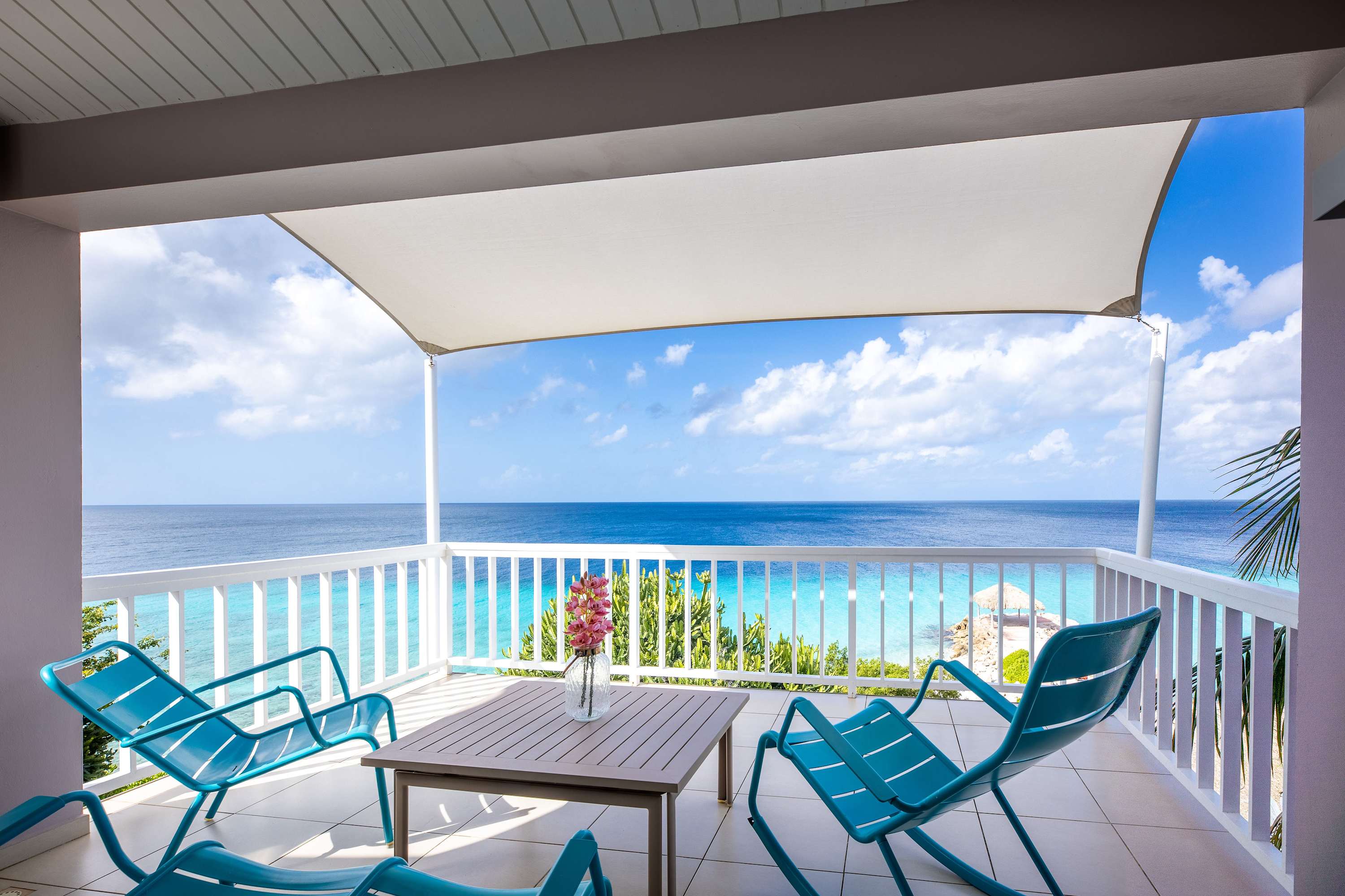 Full Ocean View Deluxe Suite 3