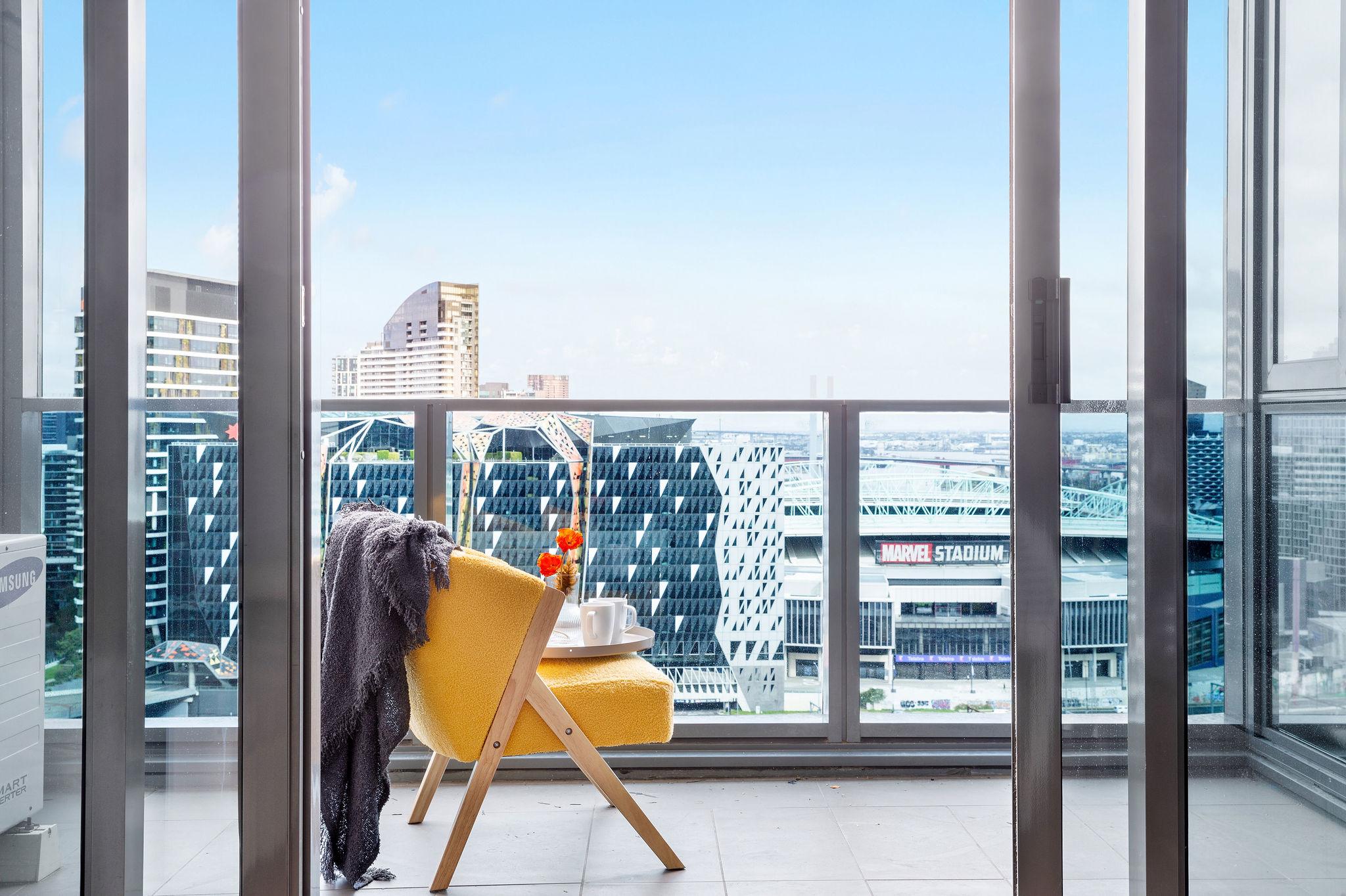 A 2BR Apt with Harbour Views and FREE Parking — Melbourne, Victoria — vacation rental