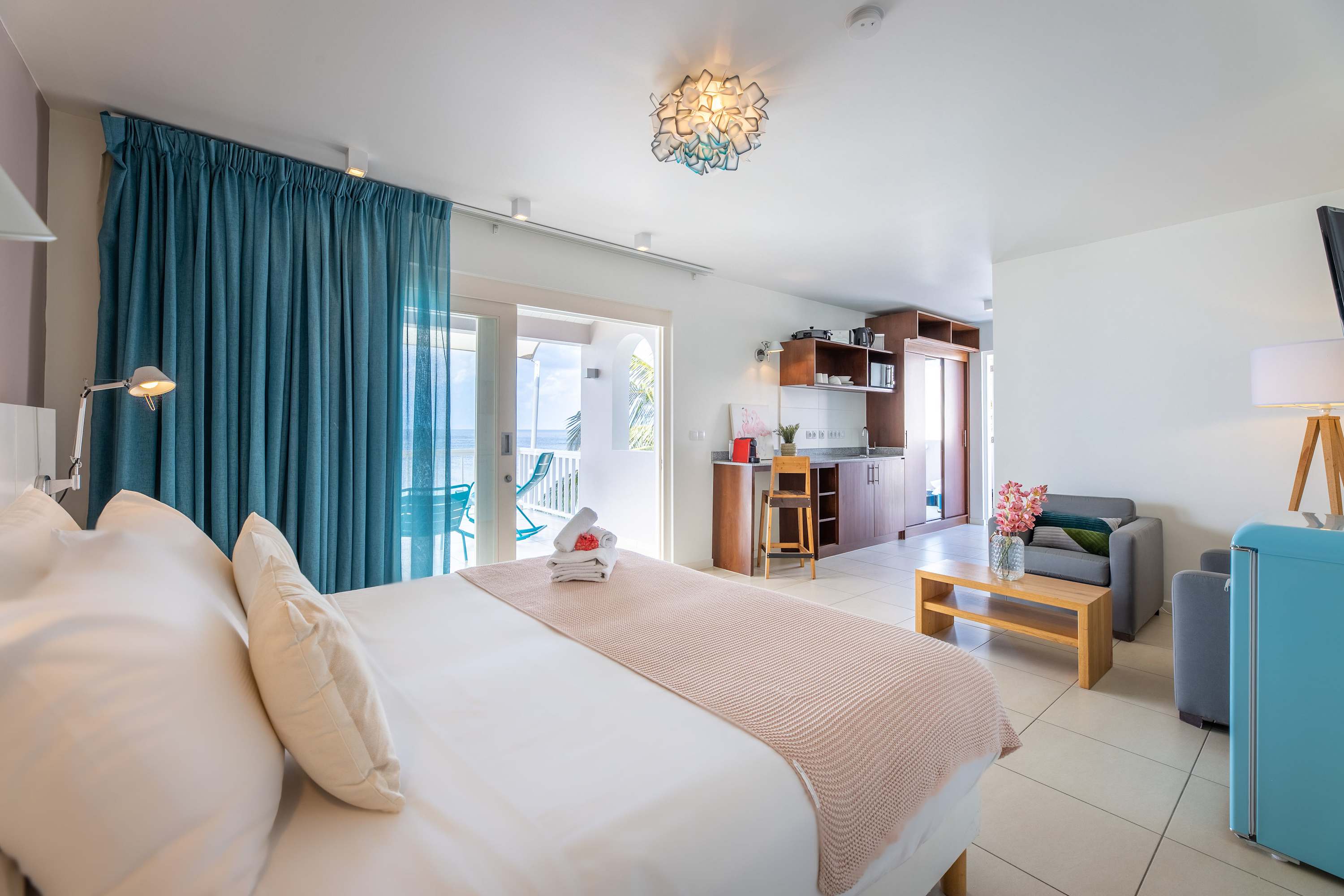 Ocean & Pool View Deluxe Suite 2