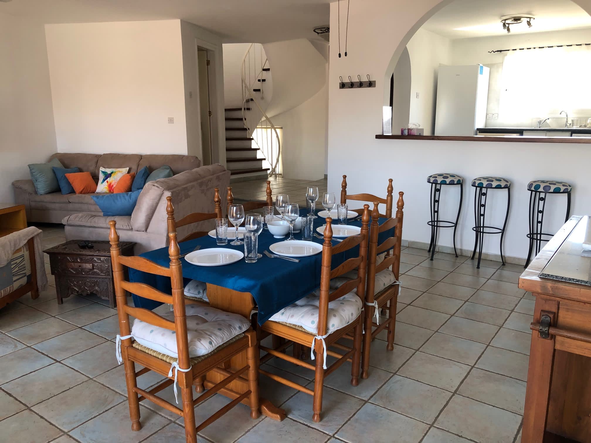 Spacious 3-Bed Villa, 5-Min Walk to St George's Beach – Perfect for...